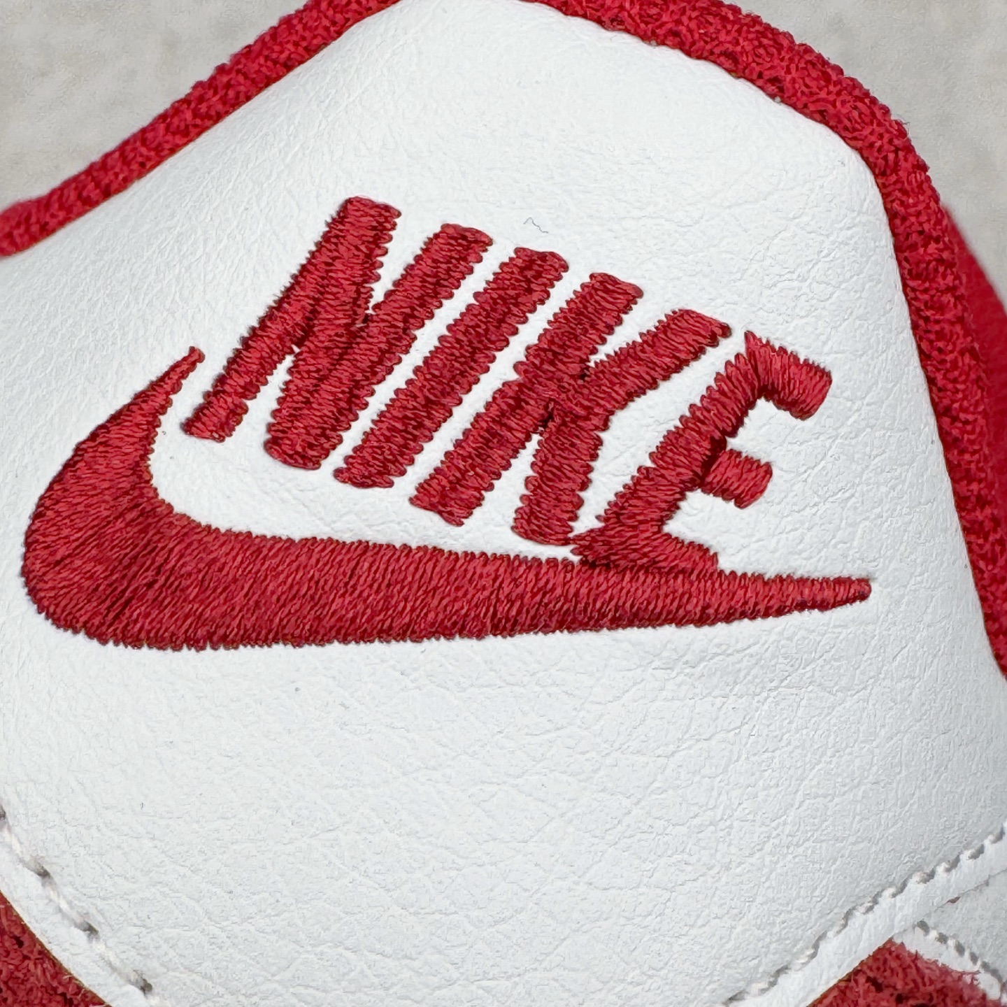 图片[16]-＃JC纯原 NK Classic Cortez Leather 阿甘复古初代皮革慢跑鞋 DZ2795-600 实体平台指令订单 全套原纸板楦头开发 原厂数据大底磨具 一比一鞋头弧度高度鞋身弧度 细节品控鞋型随意对比 正确烫金高频细节 公司级标准检验QC 区分市面一切版本 完美复刻阿甘复古鞋型 尺码：35.5 36 36.5 37.5 38 38.5 39 40 40.5 41 42 42.5 43 44 45-选品中心