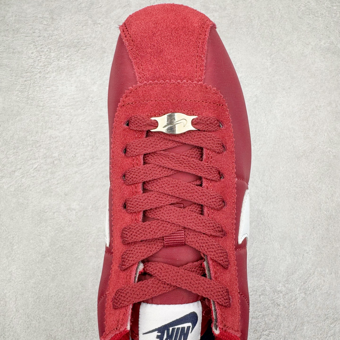 图片[4]-＃JC纯原 NK Classic Cortez Leather 阿甘复古初代皮革慢跑鞋 DZ2795-600 实体平台指令订单 全套原纸板楦头开发 原厂数据大底磨具 一比一鞋头弧度高度鞋身弧度 细节品控鞋型随意对比 正确烫金高频细节 公司级标准检验QC 区分市面一切版本 完美复刻阿甘复古鞋型 尺码：35.5 36 36.5 37.5 38 38.5 39 40 40.5 41 42 42.5 43 44 45-选品中心