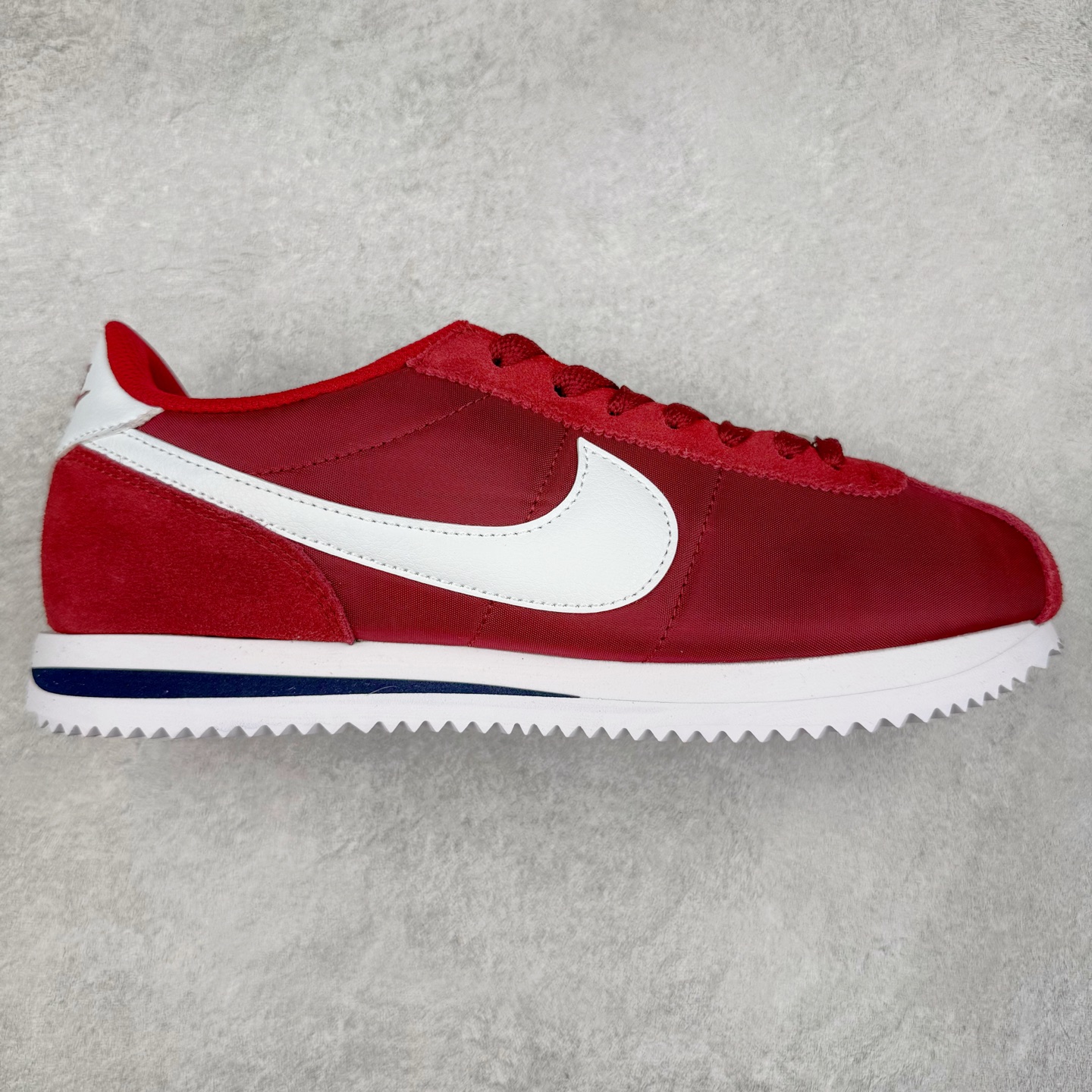 ＃JC纯原 NK Classic Cortez Leather 阿甘复古初代皮革慢跑鞋 DZ2795-600 实体平台指令订单 全套原纸板楦头开发 原厂数据大底磨具 一比一鞋头弧度高度鞋身弧度 细节品控鞋型随意对比 正确烫金高频细节 公司级标准检验QC 区分市面一切版本 完美复刻阿甘复古鞋型 尺码：35.5 36 36.5 37.5 38 38.5 39 40 40.5 41 42 42.5 43 44 45-选品中心