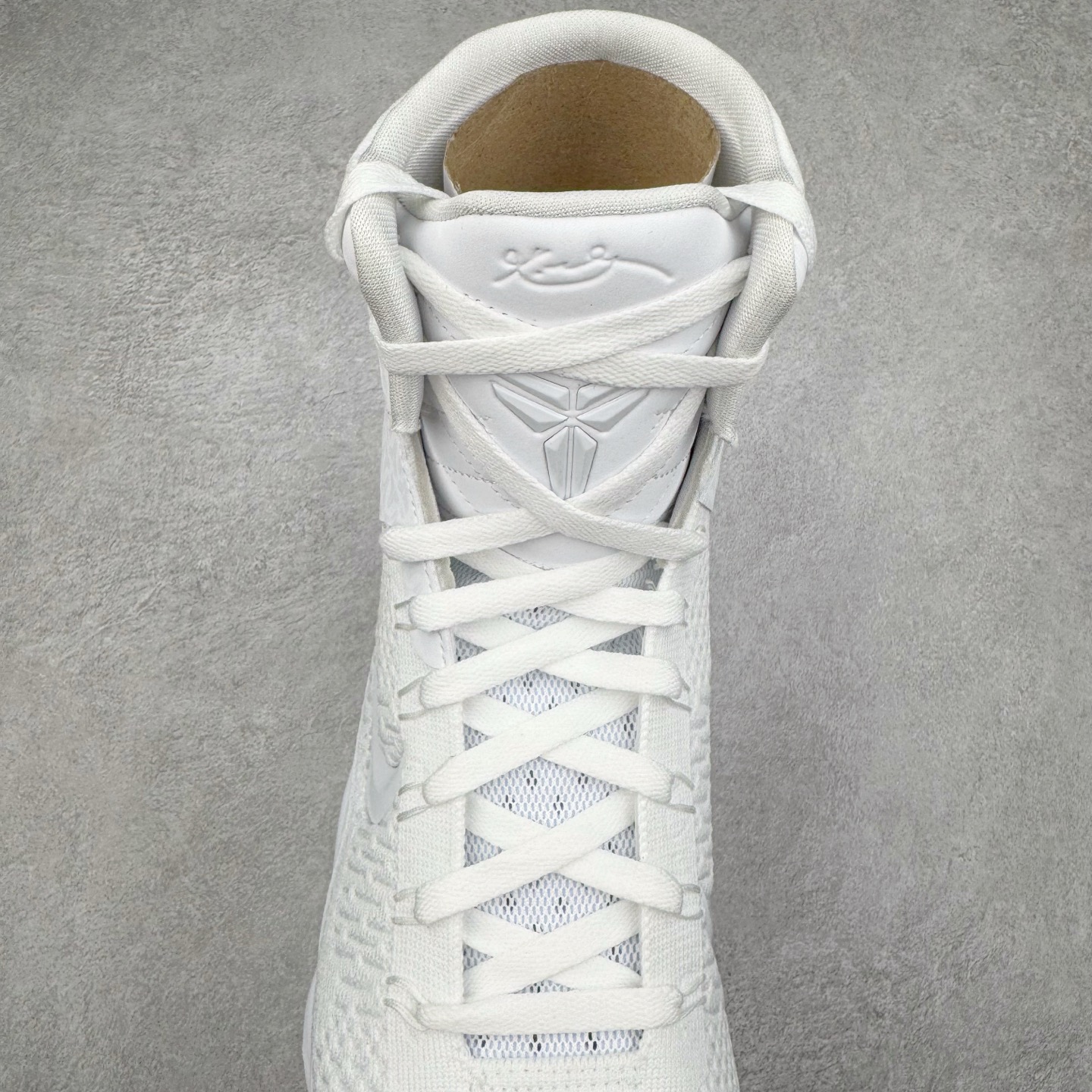 图片[5]-＃灭世纯原 NK KOBE 9 ELITE PROTRO \\\”HALO\\\” 科比9代精英高帮 纯白 FZ7335-100 2025曼巴年🐍重磅新品 市场最强科比9代精英版 独家出货 ✅原楦打造灵动版型 鞋头➕腰身➕后跟 360°无死角 ✅原厂工艺3层立体编织flyknit鞋面 厚度同步ZP吊打市场“纯原” ✅原厂碳板加持 立体感区分市场货品 ✅区分市场货品🌪过验级拉帮细节 ✅内置全新复刻版中底鞋垫 REACT缓震 密度增加抗衰减 ✅针对海外市场增加 47.5 满足精英选手实战需求 最强科9 灭世制造 用实力让情怀落地 👊🏻 实拍调校N版已经零色差零失真 百分百还原实物色彩所见即所得 不存在货不对板色差等低级问题 选购参考实物拍摄 不混卖不参货 只用心做好货严格选品 承诺混一赔十 尺码：39 40 40.5 41 42 42.5 43 44 44.5 45 46 47.5-选品中心