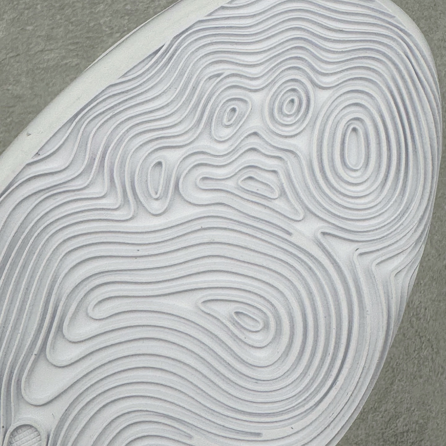 图片[11]-＃灭世纯原 NK KOBE 9 ELITE PROTRO \\\”HALO\\\” 科比9代精英高帮 纯白 FZ7335-100 2025曼巴年🐍重磅新品 市场最强科比9代精英版 独家出货 ✅原楦打造灵动版型 鞋头➕腰身➕后跟 360°无死角 ✅原厂工艺3层立体编织flyknit鞋面 厚度同步ZP吊打市场“纯原” ✅原厂碳板加持 立体感区分市场货品 ✅区分市场货品🌪过验级拉帮细节 ✅内置全新复刻版中底鞋垫 REACT缓震 密度增加抗衰减 ✅针对海外市场增加 47.5 满足精英选手实战需求 最强科9 灭世制造 用实力让情怀落地 👊🏻 实拍调校N版已经零色差零失真 百分百还原实物色彩所见即所得 不存在货不对板色差等低级问题 选购参考实物拍摄 不混卖不参货 只用心做好货严格选品 承诺混一赔十 尺码：39 40 40.5 41 42 42.5 43 44 44.5 45 46 47.5-选品中心