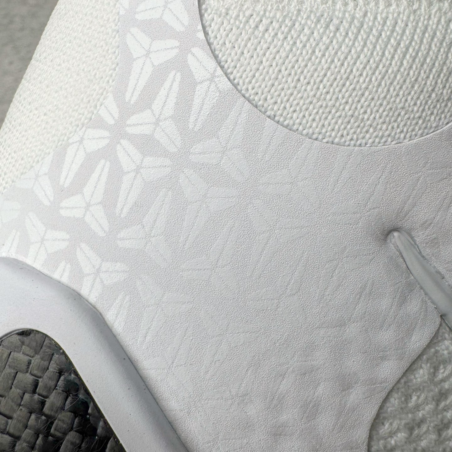 图片[18]-＃灭世纯原 NK KOBE 9 ELITE PROTRO \\\”HALO\\\” 科比9代精英高帮 纯白 FZ7335-100 2025曼巴年🐍重磅新品 市场最强科比9代精英版 独家出货 ✅原楦打造灵动版型 鞋头➕腰身➕后跟 360°无死角 ✅原厂工艺3层立体编织flyknit鞋面 厚度同步ZP吊打市场“纯原” ✅原厂碳板加持 立体感区分市场货品 ✅区分市场货品🌪过验级拉帮细节 ✅内置全新复刻版中底鞋垫 REACT缓震 密度增加抗衰减 ✅针对海外市场增加 47.5 满足精英选手实战需求 最强科9 灭世制造 用实力让情怀落地 👊🏻 实拍调校N版已经零色差零失真 百分百还原实物色彩所见即所得 不存在货不对板色差等低级问题 选购参考实物拍摄 不混卖不参货 只用心做好货严格选品 承诺混一赔十 尺码：39 40 40.5 41 42 42.5 43 44 44.5 45 46 47.5-选品中心