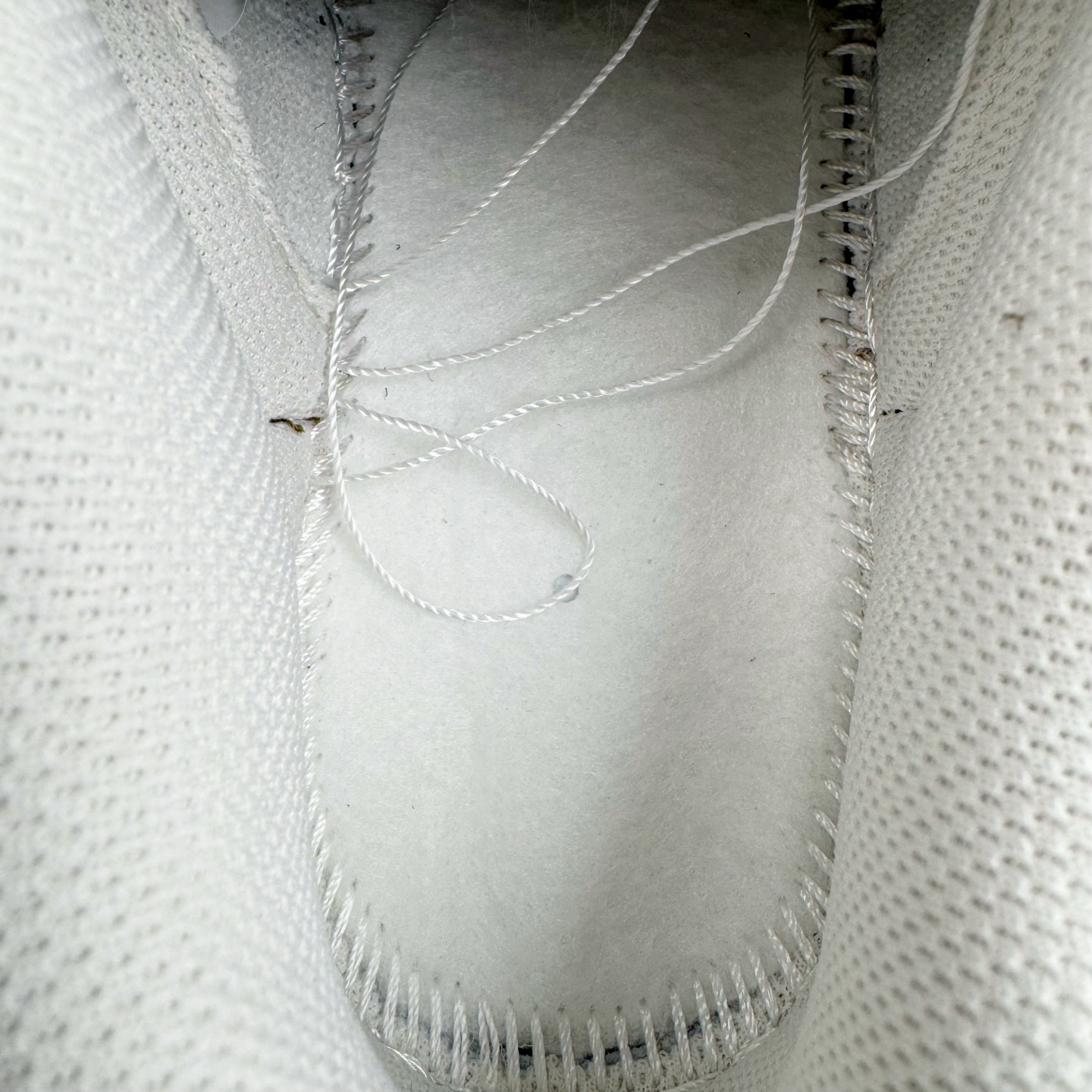 图片[10]-＃YC纯原 NK Dunk Low 复古星潮 HF4292-100 当复古纹理碰撞星空元素，当牛仔星芒点亮荔枝纹星河，叙下足尖漫游时空的星辰诗篇。鞋身采用月岩般温润的米白基底，承载着浅棕渐变泼墨的宇宙轨迹，蓝染牛仔布Swoosh以不规则剪裁撕破次元壁，宛如银河星云。最后用美拉德色系深棕大底完善整体设计，以低饱和美学包裹未来主义灵魂。定制系列天花板 无原鞋不开发 全系列得物原鞋一比一校对开发 配色持续更新中 终端对接 优势输出 全套原厂楦头原纸板数据档案倾力打造 原汁原味莞产 极致还原 圈内最强针车工艺 高端零售指定版 广东原厂配套原盒原标 鞋盒分三个尺码段 原厂冲刀 超高清洁度 全鞋零毛边皮料切割 采用原厂百宏鞋带以及原厂百宏织唛舌标 内标可供原厂几率过验 进口原装条纹中底布 四线拉帮白色点胶 原厂拉帮手法遵循公司 原厂电绣 极致还原 尺码：36 36.5 37.5 38 38.5 39 40 40.5 41 42 42.5 43 44 44.5 45 46-选品中心