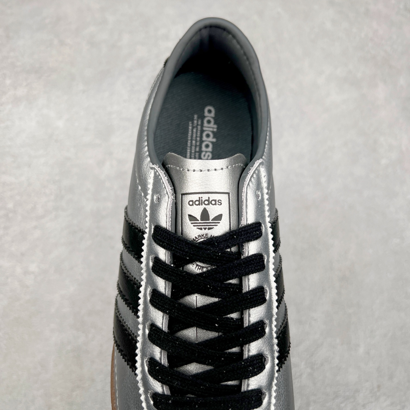 图片[5]-AD Originals Tokyo 东京限定系列复古百搭薄底德训风低帮休闲运动T头鞋 JQ3024 ORIGINALS 挖掘复古运动基因，文 将经典与现代完美融合，推出薄底鞋系列，引起潮流趋势。此次COSTS带来的是ADIDAS ORIGINALS TOKYO系列黑白两款百搭配色，鞋款鞋面舒适贴合脚面， 同时采用柔软材质，穿着轻便舒适；中底缓震性能，鞋底有一定弹性，日常穿搭舒适且防滑。尺码：35⅔ 36 36⅔ 37⅓ 38 38⅔ 39⅓ 40 40⅔ 41⅓ 42 42⅔ 43⅓ 44 45-选品中心