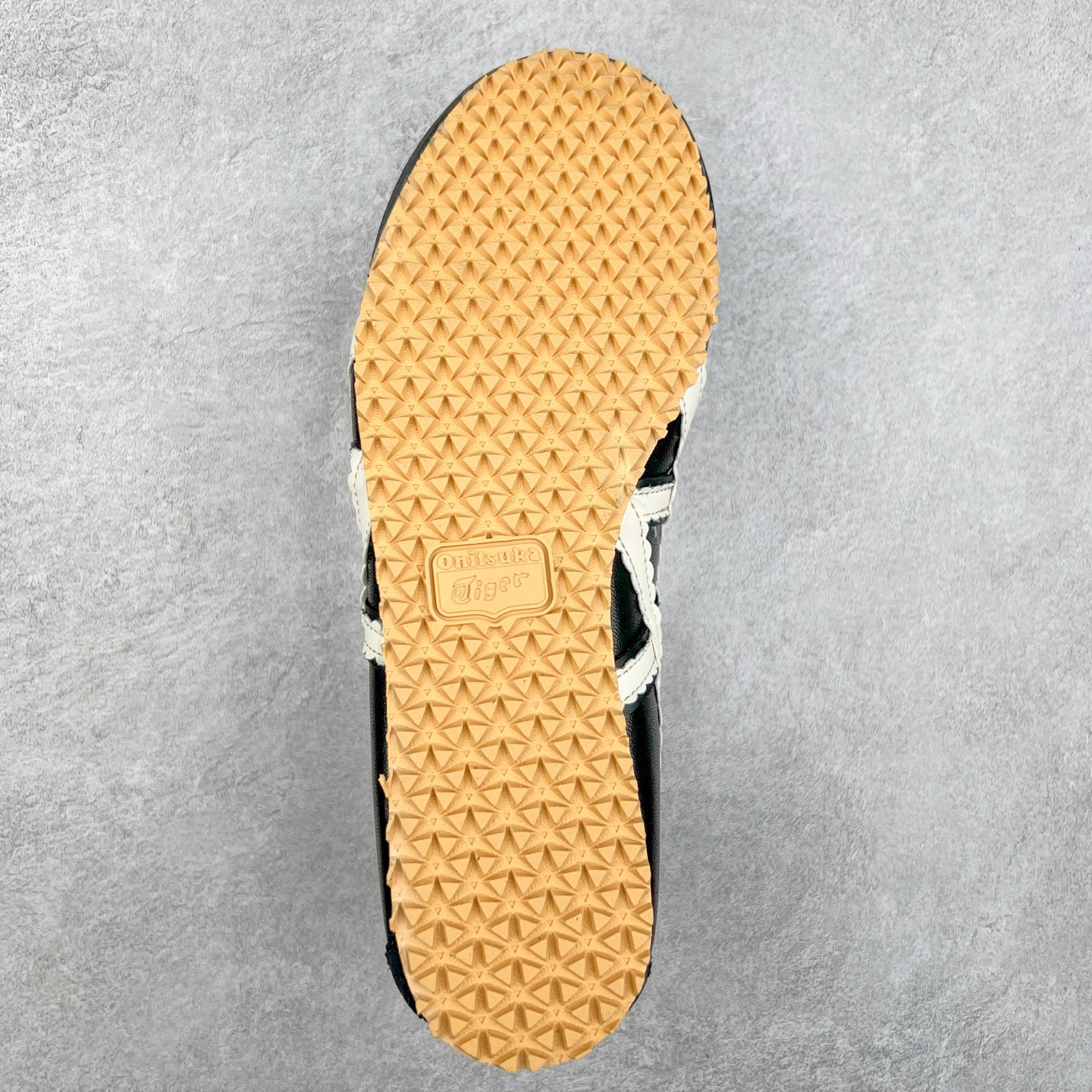 图片[9]-Patou x Onitsuka Tiger 鬼冢虎 MEXICO 66 BALLERINA WHITE/COTTON CANDY 舒适百搭 平跟 玛丽珍鞋 女款 白粉色 实拍调校N版已经零色差零失真 百分百还原实物色彩所见即所得 不存在货不对板色差等低级问题 选购参考实物拍摄 不混卖不参货 只用心做好货严格选品 承诺混一赔十 尺码：36 36.5 37.5 38 38.5 39 40 40.5 41 42 42.5 43 44 44.5 45-选品中心