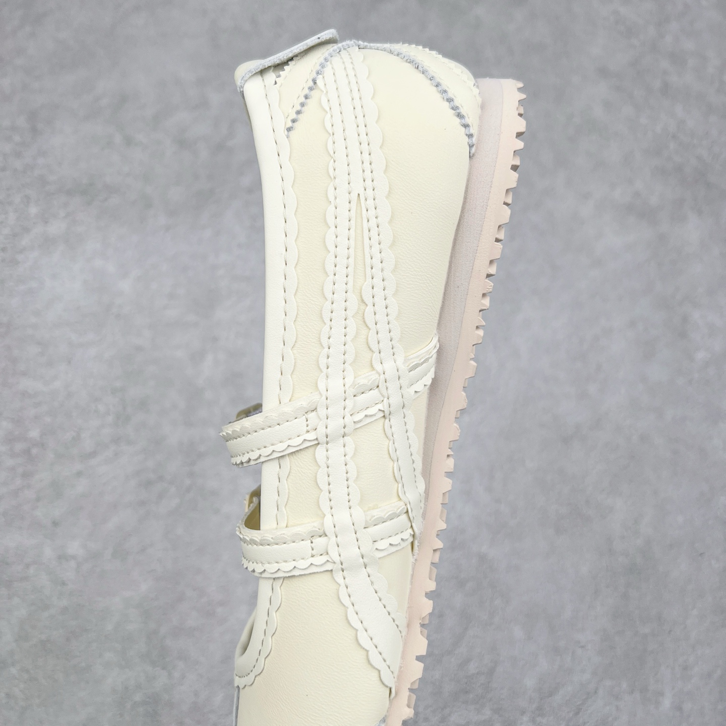 图片[7]-Patou x Onitsuka Tiger 鬼冢虎 MEXICO 66 BALLERINA WHITE/COTTON CANDY 舒适百搭 平跟 玛丽珍鞋 女款 白粉色 实拍调校N版已经零色差零失真 百分百还原实物色彩所见即所得 不存在货不对板色差等低级问题 选购参考实物拍摄 不混卖不参货 只用心做好货严格选品 承诺混一赔十 尺码：36 36.5 37.5 38 38.5 39 40 40.5 41 42 42.5 43 44 44.5 45-选品中心