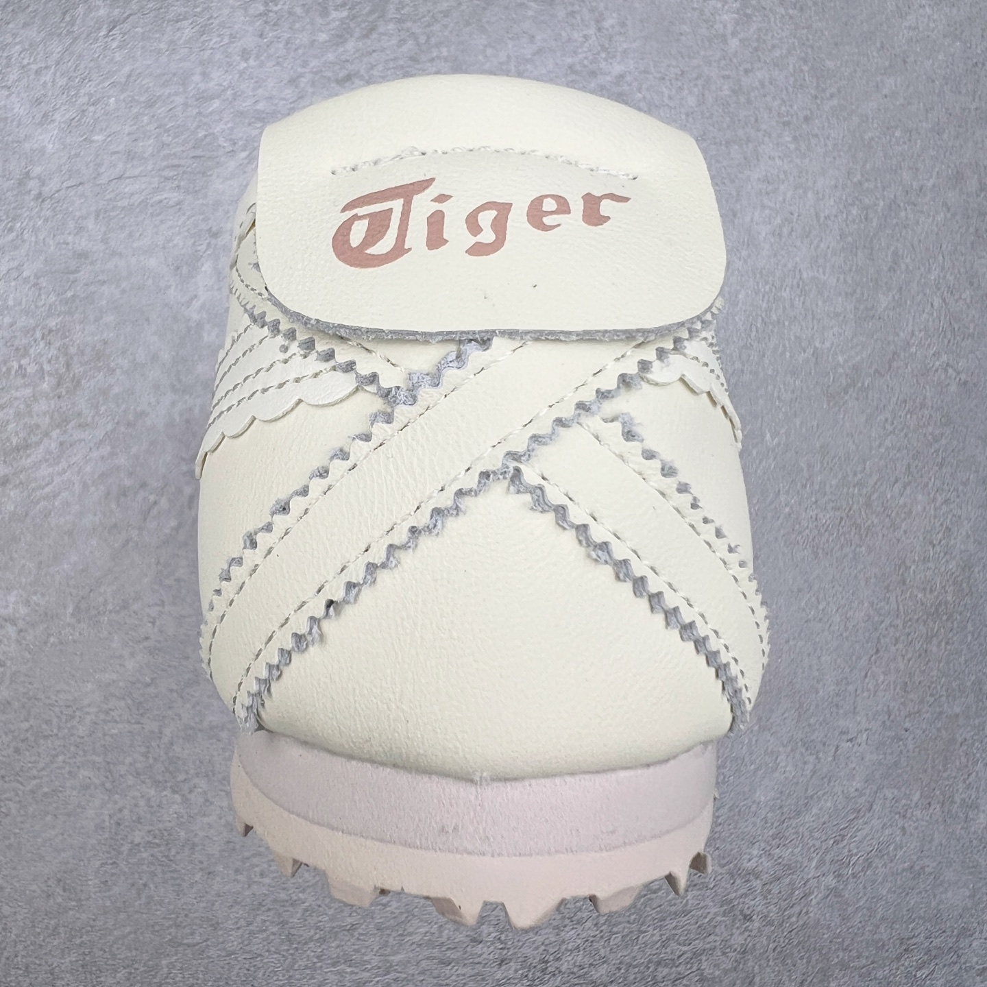 图片[8]-Patou x Onitsuka Tiger 鬼冢虎 MEXICO 66 BALLERINA WHITE/COTTON CANDY 舒适百搭 平跟 玛丽珍鞋 女款 白粉色 实拍调校N版已经零色差零失真 百分百还原实物色彩所见即所得 不存在货不对板色差等低级问题 选购参考实物拍摄 不混卖不参货 只用心做好货严格选品 承诺混一赔十 尺码：36 36.5 37.5 38 38.5 39 40 40.5 41 42 42.5 43 44 44.5 45-选品中心