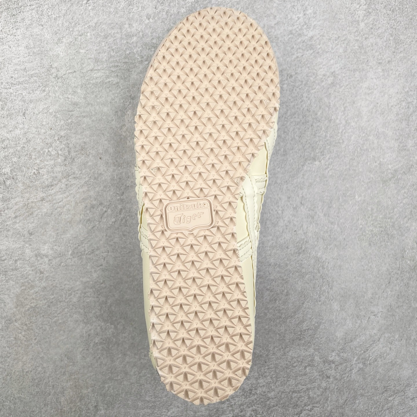 图片[9]-Patou x Onitsuka Tiger 鬼冢虎 MEXICO 66 BALLERINA WHITE/COTTON CANDY 舒适百搭 平跟 玛丽珍鞋 女款 白粉色 实拍调校N版已经零色差零失真 百分百还原实物色彩所见即所得 不存在货不对板色差等低级问题 选购参考实物拍摄 不混卖不参货 只用心做好货严格选品 承诺混一赔十 尺码：36 36.5 37.5 38 38.5 39 40 40.5 41 42 42.5 43 44 44.5 45-选品中心