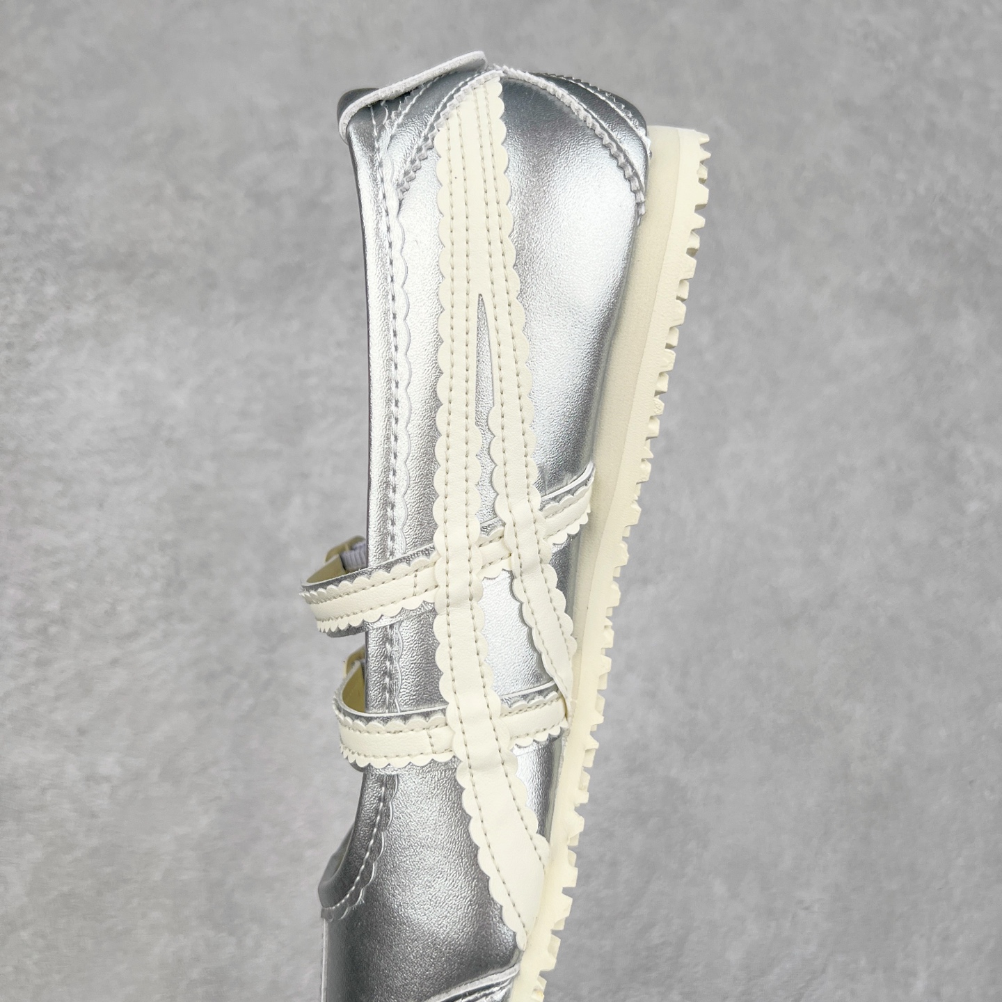 图片[7]-Patou x Onitsuka Tiger 鬼冢虎 MEXICO 66 BALLERINA WHITE/COTTON CANDY 舒适百搭 平跟 玛丽珍鞋 女款 白粉色 实拍调校N版已经零色差零失真 百分百还原实物色彩所见即所得 不存在货不对板色差等低级问题 选购参考实物拍摄 不混卖不参货 只用心做好货严格选品 承诺混一赔十 尺码：36 36.5 37.5 38 38.5 39 40 40.5 41 42 42.5 43 44 44.5 45-选品中心