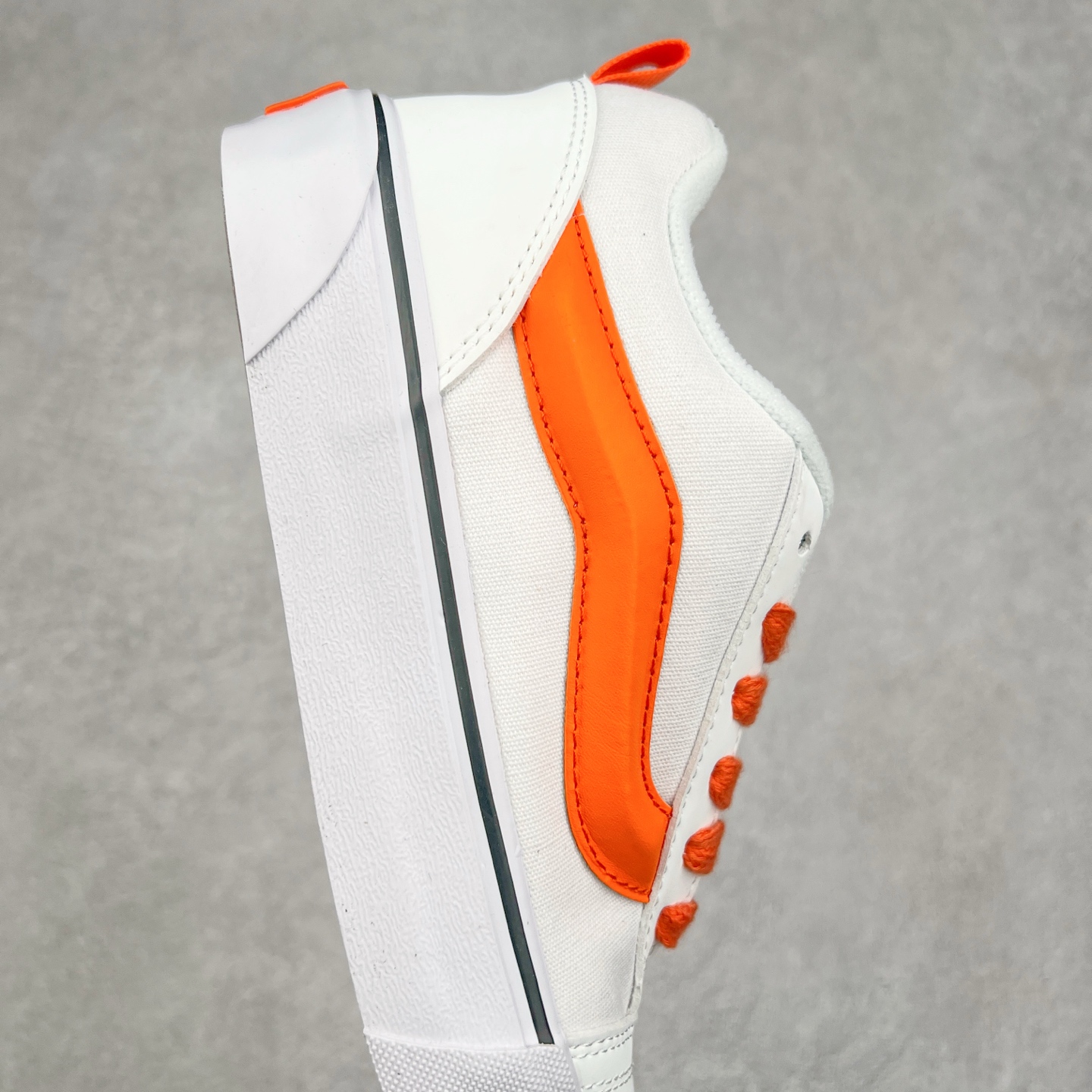 图片[6]-Vans Knu Skool 白橙色 官方新款 复古休闲胖胖面包鞋 肥胖版大LOGO原版全皮猪八面料 尺码：35 36 36.5 37 38 38.5 39 40 40.5 41 42 42.5 43 44 45 工艺：硫化1：1（重量1：1、真标、原钢印、材质标、鞋型标、合格证）-选品中心