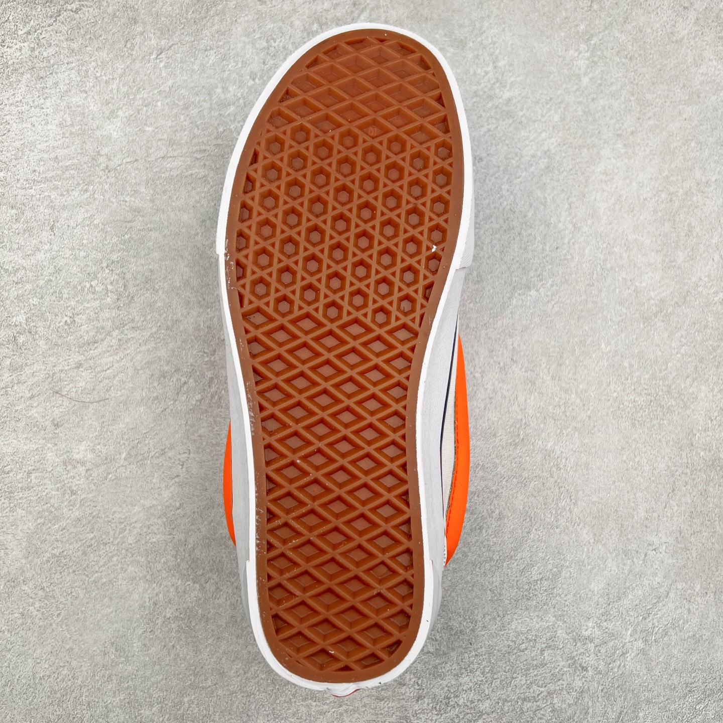 图片[9]-Vans Knu Skool 白橙色 官方新款 复古休闲胖胖面包鞋 肥胖版大LOGO原版全皮猪八面料 尺码：35 36 36.5 37 38 38.5 39 40 40.5 41 42 42.5 43 44 45 工艺：硫化1：1（重量1：1、真标、原钢印、材质标、鞋型标、合格证）-选品中心