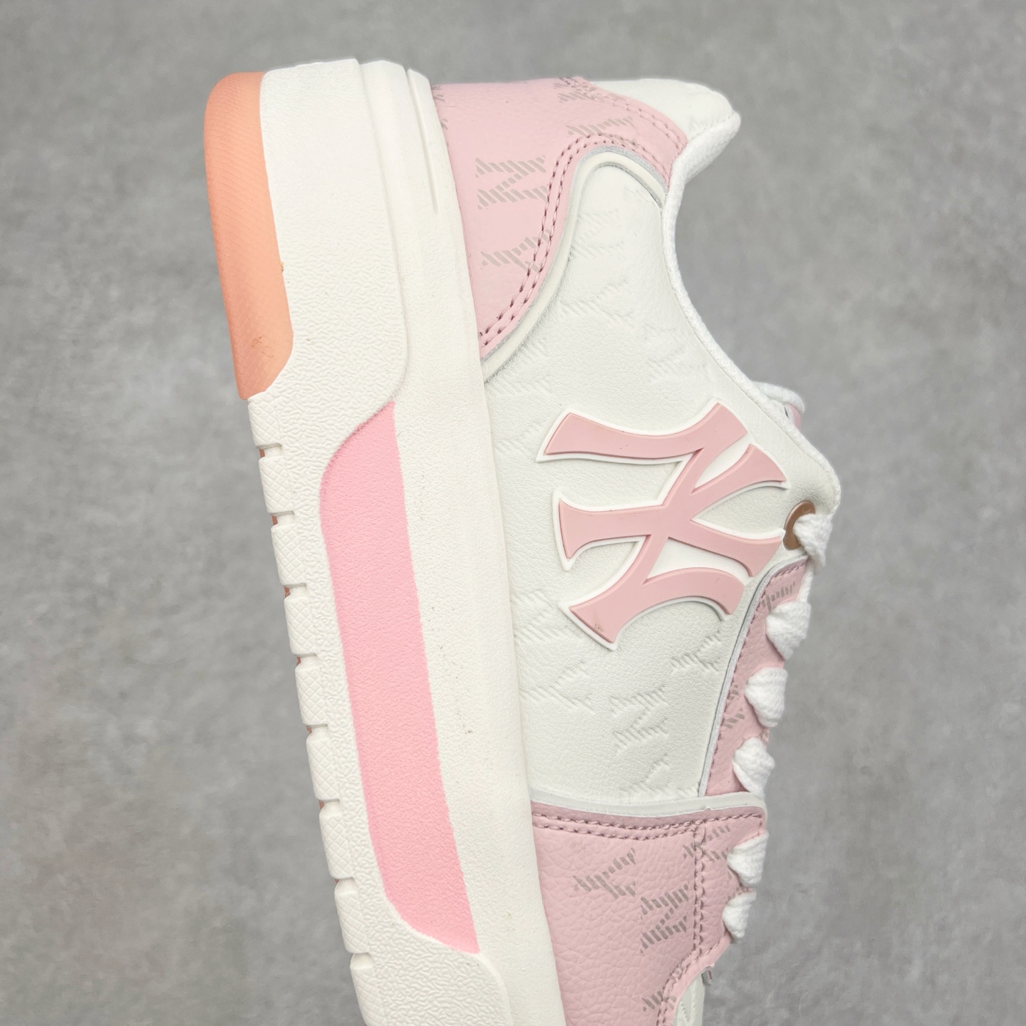 图片[6]-MLB Chunky Liner Basic 复古印花学长鞋系列低帮轻量增高厚底百搭休闲运动慢跑鞋板鞋 Korea韩国联名NY美国榄球纽约洋基队限定 韩国代购专供 全套原楦原纸板原厂数据开发 正确中底拉帮中底网布细节 平台代购专供 左脚内置芯片 韩国代购吊牌标贴 独家一比一RB+MD组合大底 高频后跟小人Logo精准对位立体饱满 正确网布加超迁鞋面 转印中底走线紧密 转印Logo工艺表层防刮不掉色 尺码：35 36 36.5 37.5 38 38.5 39 40 40.5 41 42 42.5 43 44 45-选品中心