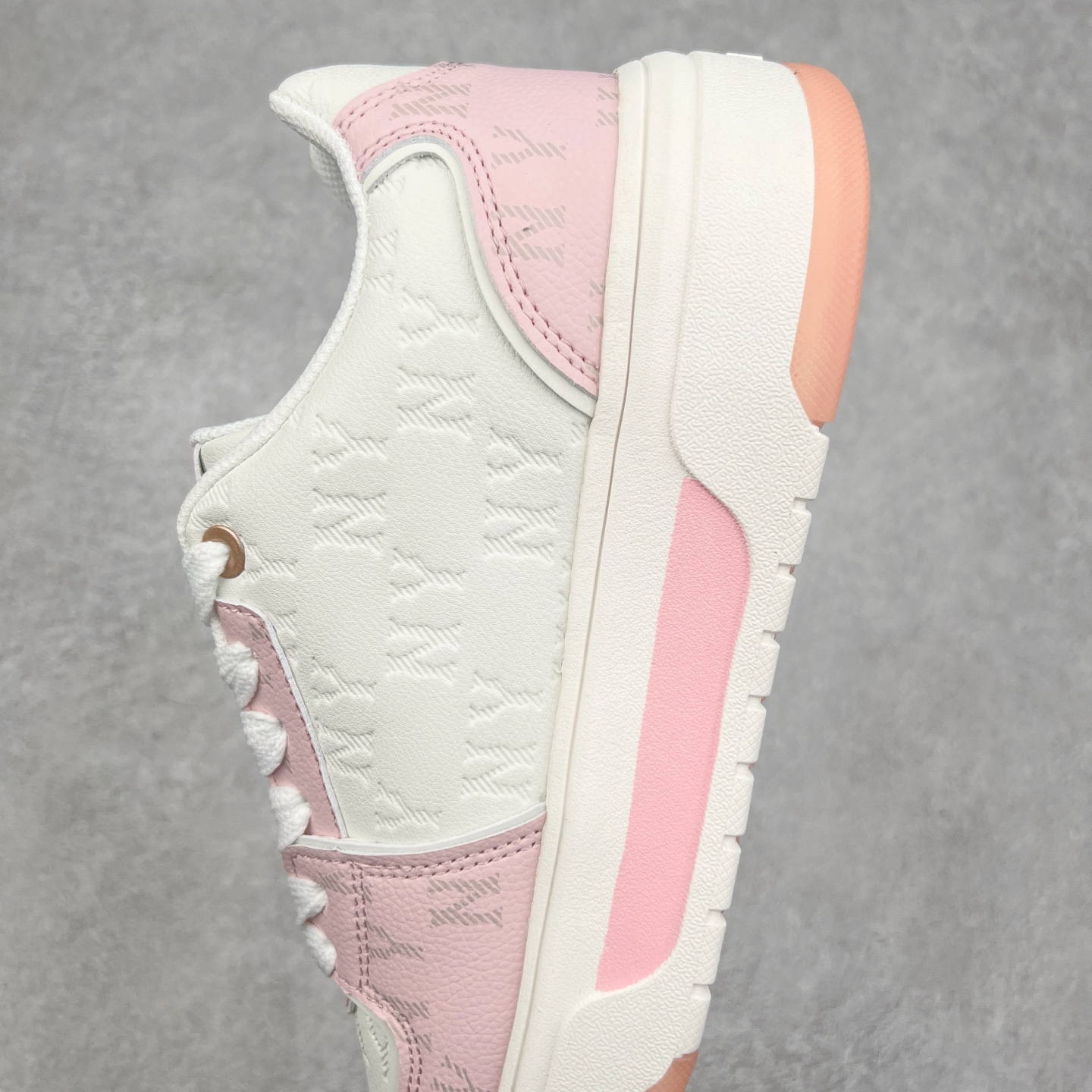 图片[7]-MLB Chunky Liner Basic 复古印花学长鞋系列低帮轻量增高厚底百搭休闲运动慢跑鞋板鞋 Korea韩国联名NY美国榄球纽约洋基队限定 韩国代购专供 全套原楦原纸板原厂数据开发 正确中底拉帮中底网布细节 平台代购专供 左脚内置芯片 韩国代购吊牌标贴 独家一比一RB+MD组合大底 高频后跟小人Logo精准对位立体饱满 正确网布加超迁鞋面 转印中底走线紧密 转印Logo工艺表层防刮不掉色 尺码：35 36 36.5 37.5 38 38.5 39 40 40.5 41 42 42.5 43 44 45-选品中心