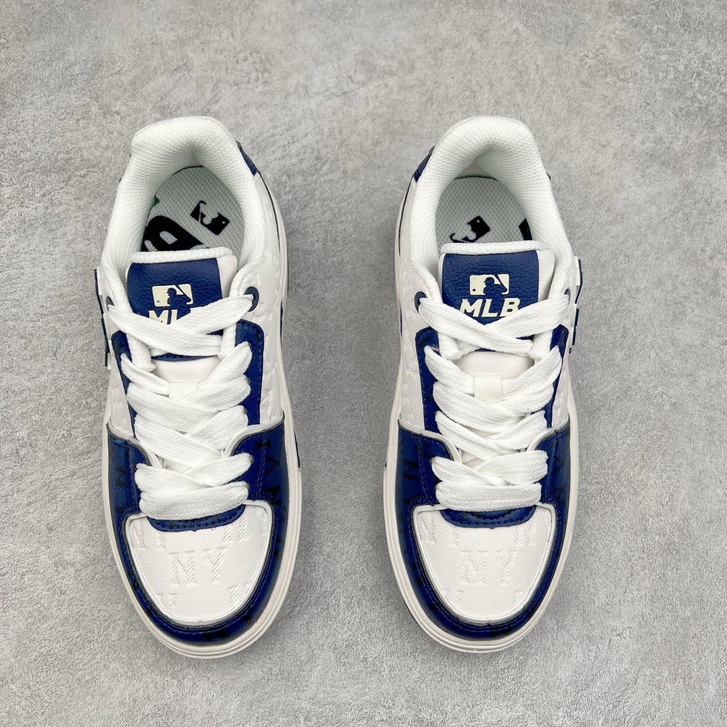图片[2]-MLB Chunky Liner Basic 复古印花学长鞋系列低帮轻量增高厚底百搭休闲运动慢跑鞋板鞋 Korea韩国联名NY美国榄球纽约洋基队限定 韩国代购专供 全套原楦原纸板原厂数据开发 正确中底拉帮中底网布细节 平台代购专供 左脚内置芯片 韩国代购吊牌标贴 独家一比一RB+MD组合大底 高频后跟小人Logo精准对位立体饱满 正确网布加超迁鞋面 转印中底走线紧密 转印Logo工艺表层防刮不掉色 尺码：35 36 36.5 37.5 38 38.5 39 40 40.5 41 42 42.5 43 44 45-选品中心