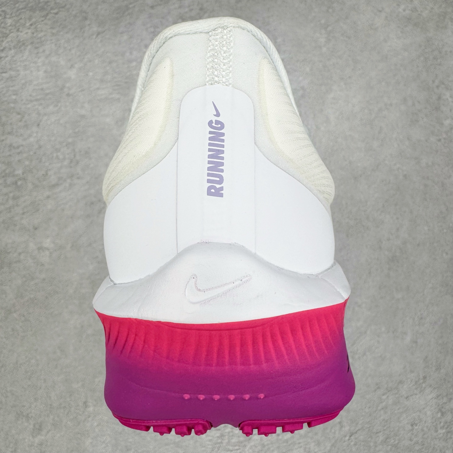 图片[8]-＃TG纯原 NK ZoomX Invincible Run Flyknit 6 轻量跑鞋 飞织低帮休闲运动慢跑鞋 厚底增高 老爹鞋 此鞋专为短跑运动员而生 是为 5 至 10 公里距离的赛事和训练打造 整体设计采用流线型的轻质工程网眼材质构成鞋面 并与其他 Running 旗舰鞋款同样搭载全脚掌 ZoomX 缓冲中底 搭配 Pebax 物料与橡胶外底 ZoomX StreakFly 首发配色以Prototype呈现 其灵感是来自开发期间的磨损测试 透过编号的标记与内侧的预期跑步距离突出研发过程 货号： FN8454-101 尺码：36 36.5 37.5 38 38.5 39 40 40.5 41 42 42.5 43 44 45-选品中心