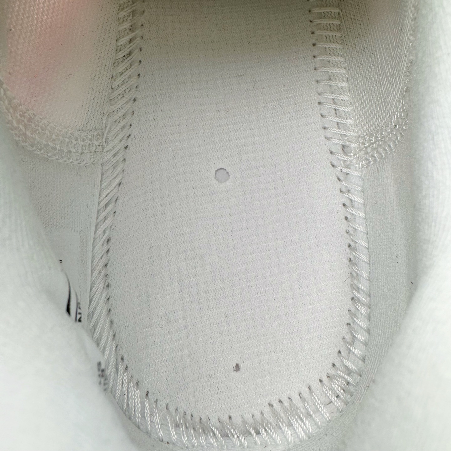 图片[17]-＃TG纯原 NK ZoomX Invincible Run Flyknit 6 轻量跑鞋 飞织低帮休闲运动慢跑鞋 厚底增高 老爹鞋 此鞋专为短跑运动员而生 是为 5 至 10 公里距离的赛事和训练打造 整体设计采用流线型的轻质工程网眼材质构成鞋面 并与其他 Running 旗舰鞋款同样搭载全脚掌 ZoomX 缓冲中底 搭配 Pebax 物料与橡胶外底 ZoomX StreakFly 首发配色以Prototype呈现 其灵感是来自开发期间的磨损测试 透过编号的标记与内侧的预期跑步距离突出研发过程 货号： FN8454-101 尺码：36 36.5 37.5 38 38.5 39 40 40.5 41 42 42.5 43 44 45-选品中心