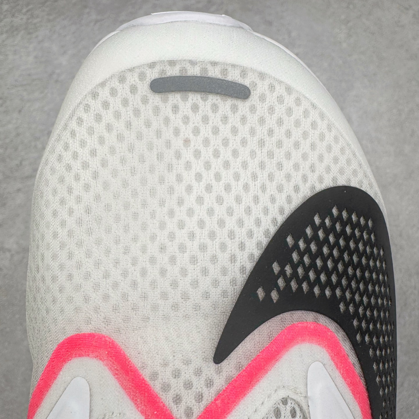 图片[12]-＃TG纯原 NK ZoomX Invincible Run Flyknit 6 轻量跑鞋 飞织低帮休闲运动慢跑鞋 厚底增高 老爹鞋 此鞋专为短跑运动员而生 是为 5 至 10 公里距离的赛事和训练打造 整体设计采用流线型的轻质工程网眼材质构成鞋面 并与其他 Running 旗舰鞋款同样搭载全脚掌 ZoomX 缓冲中底 搭配 Pebax 物料与橡胶外底 ZoomX StreakFly 首发配色以Prototype呈现 其灵感是来自开发期间的磨损测试 透过编号的标记与内侧的预期跑步距离突出研发过程 货号： FN8454-101 尺码：36 36.5 37.5 38 38.5 39 40 40.5 41 42 42.5 43 44 45-选品中心