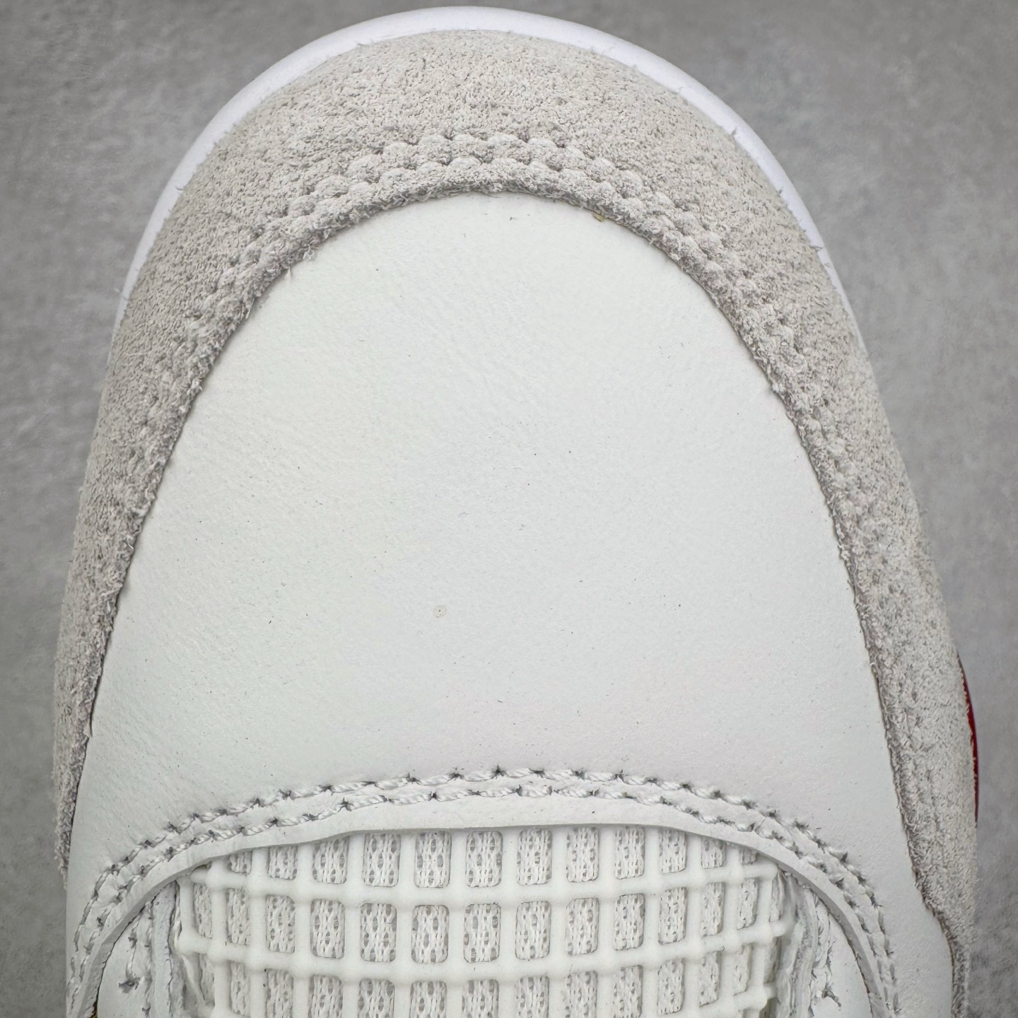 图片[14]-＃K版纯原 NK SB x Air Jordan AJ4 联名白红 DR5415-106 全新升级改良 原鞋原楦原纸板同源开发 完美呈现乔4的版型 内侧正确双色网格 还原细节 原厂皮料 正确气垫颜色 正确网格工艺 正确拉帮工艺 全鞋原装材料制作 原档案原模具打造 支持全方位与正品对比 尺码：36 36.5 37.5 38 38.5 39 40 40.5 41 42 42.5 43 44 44.5 45 46 47.5-选品中心