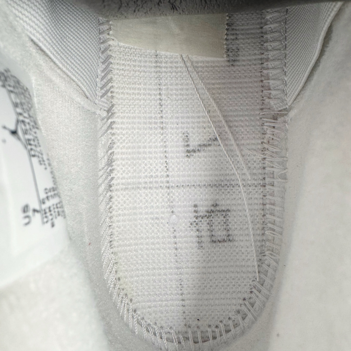 图片[19]-＃OG纯原 NK SB x Air Jordan AJ4 联名白红 DR5415-106 耗时多个月巨作 重金购买原楦原纸板 确保原汁原味 完美呈现四代版型 原厂织唛标 市面唯一采用原装皮料 正确网格工艺 全方位一致匹配官方细节 尺码：36 36.5 37.5 38 38.5 39 40 40.5 41 42 42.5 43 44 44.5 45 46 47.5-选品中心