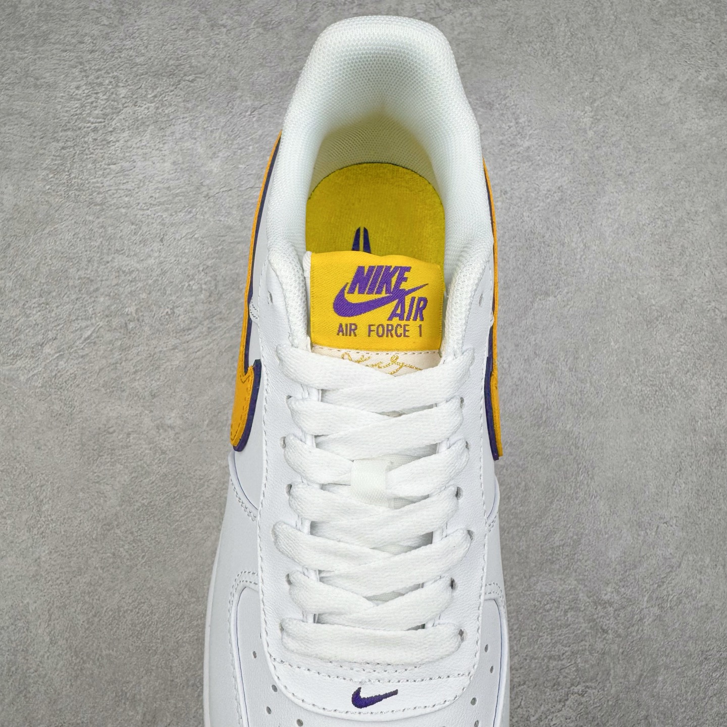 ＃福利特价‼️
NK Air Force 1´07 Low 空军一号低帮百搭休闲运动板鞋 科比限定 白金