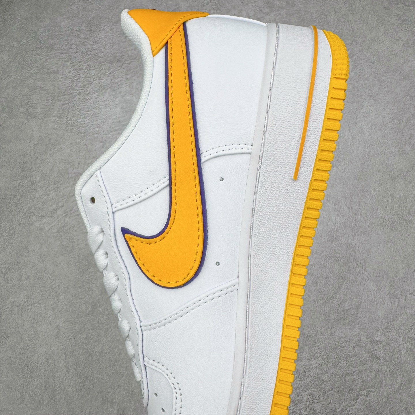 ＃福利特价‼️
NK Air Force 1´07 Low 空军一号低帮百搭休闲运动板鞋 科比限定 白金