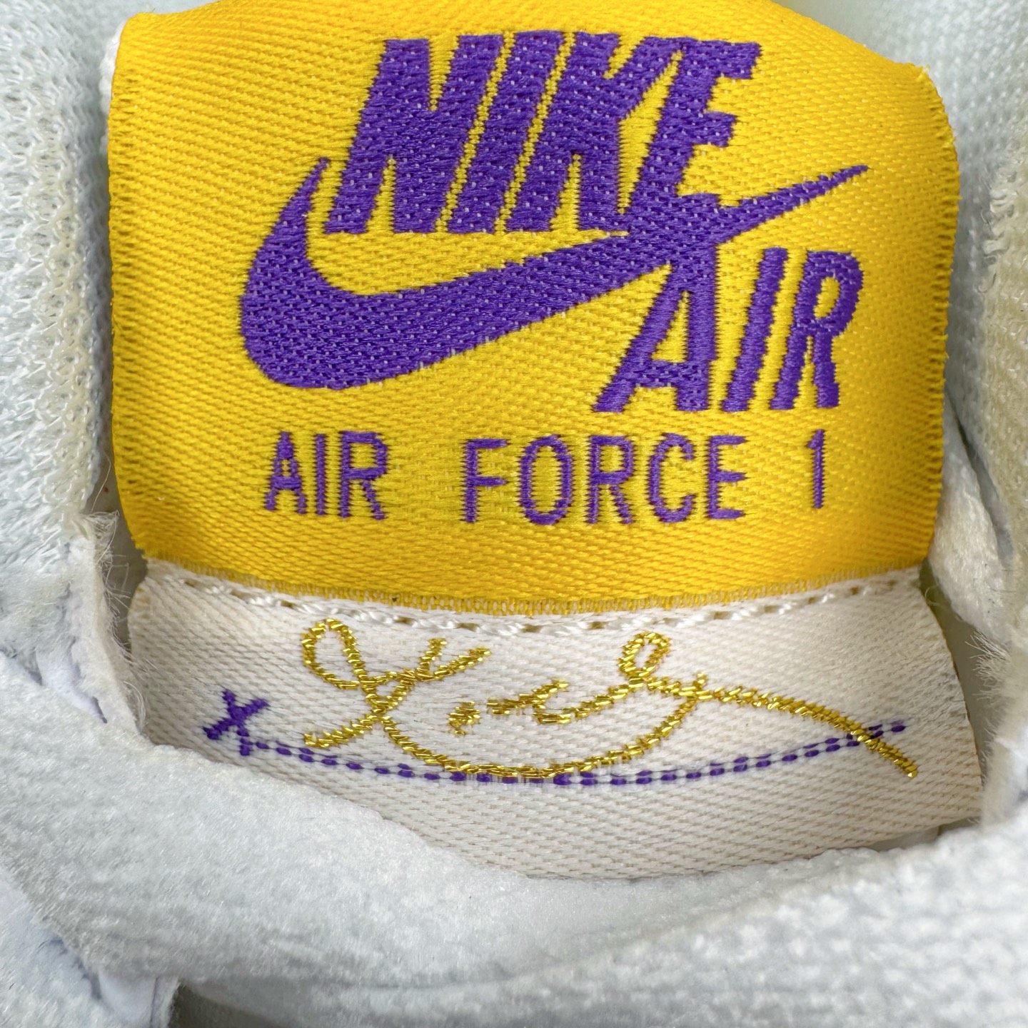 ＃福利特价‼️
NK Air Force 1´07 Low 空军一号低帮百搭休闲运动板鞋 科比限定 白金