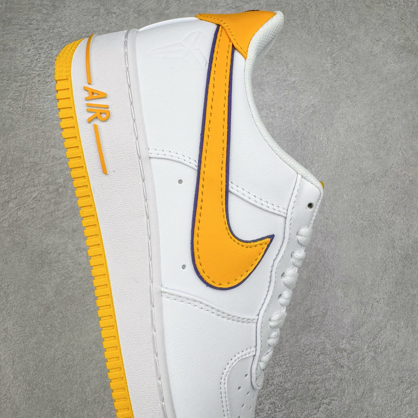 ＃福利特价‼️
NK Air Force 1´07 Low 空军一号低帮百搭休闲运动板鞋 科比限定 白金