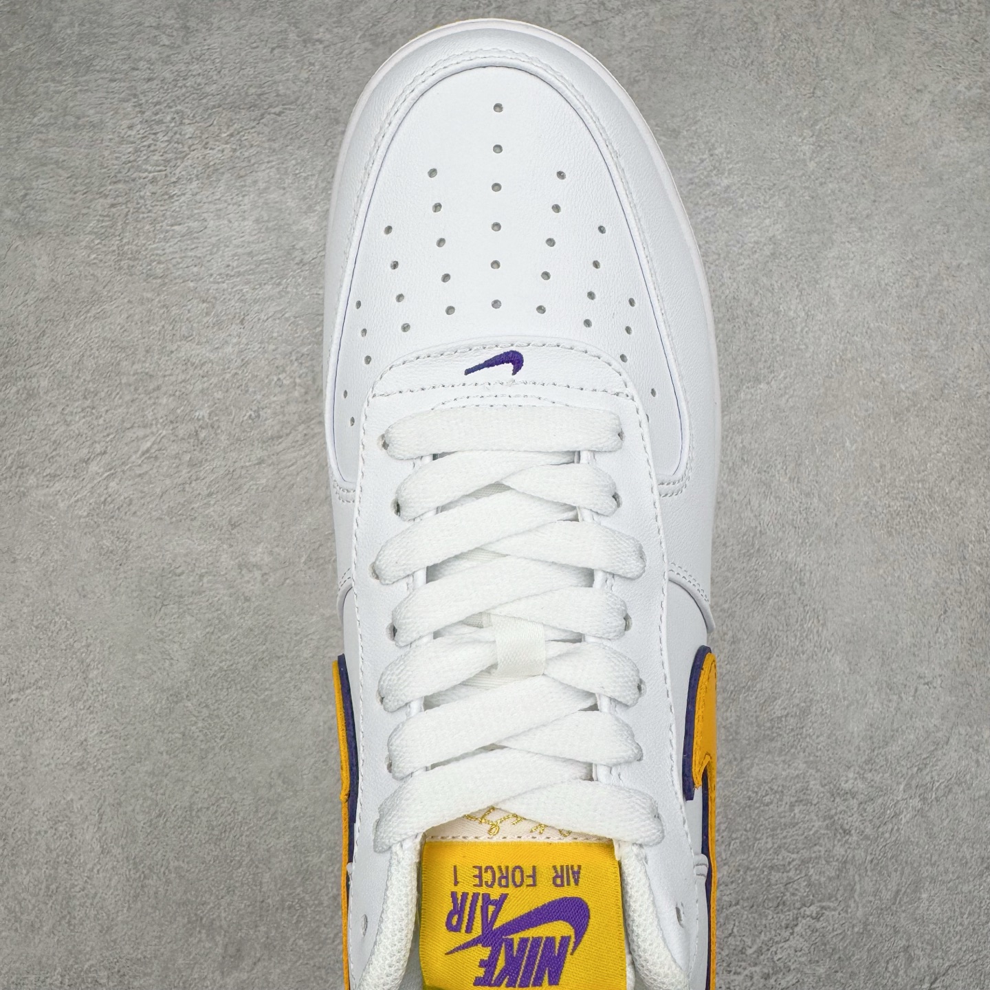 ＃福利特价‼️
NK Air Force 1´07 Low 空军一号低帮百搭休闲运动板鞋 科比限定 白金
