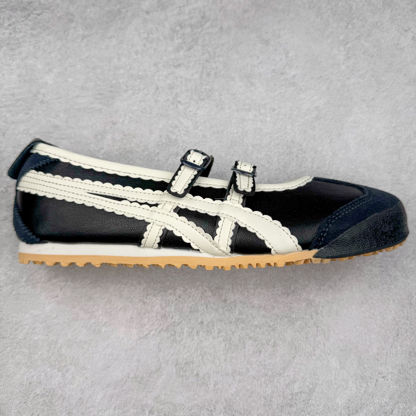 Patou x Onitsuka Tiger 鬼冢虎 MEXICO 66 BALLERINA WHITE/COTTON CANDY 舒适百搭 平跟 玛丽珍鞋 女款 白粉色 实拍调校N版已经零色差零失真 百分百还原实物色彩所见即所得 不存在货不对板色差等低级问题 选购参考实物拍摄 不混卖不参货 只用心做好货严格选品 承诺混一赔十 尺码：36 36.5 37.5 38 38.5 39 40 40.5 41 42 42.5 43 44 44.5 45-选品中心