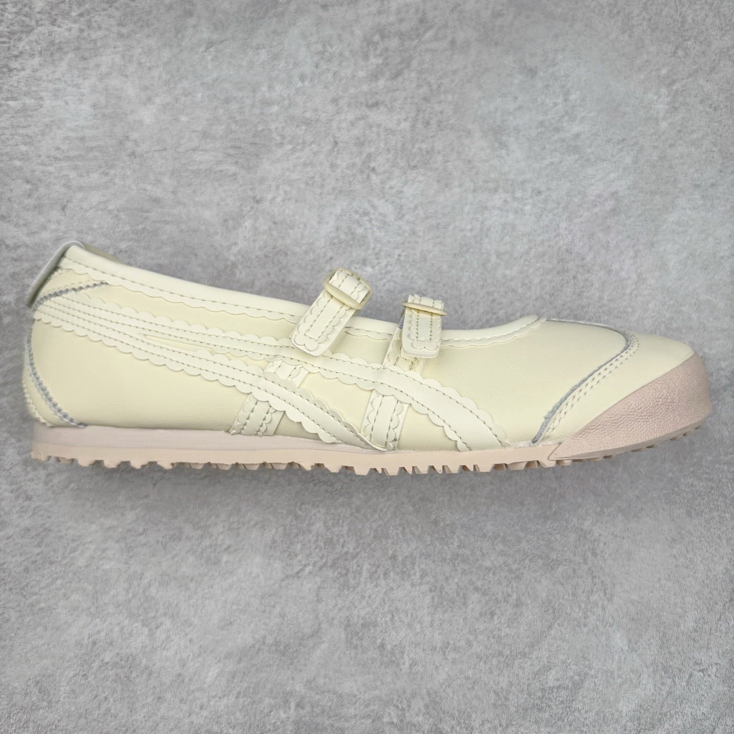 Patou x Onitsuka Tiger 鬼冢虎 MEXICO 66 BALLERINA WHITE/COTTON CANDY 舒适百搭 平跟 玛丽珍鞋 女款 白粉色 实拍调校N版已经零色差零失真 百分百还原实物色彩所见即所得 不存在货不对板色差等低级问题 选购参考实物拍摄 不混卖不参货 只用心做好货严格选品 承诺混一赔十 尺码：36 36.5 37.5 38 38.5 39 40 40.5 41 42 42.5 43 44 44.5 45-选品中心