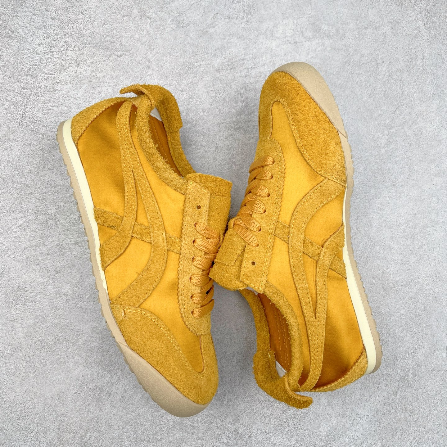 图片[3]-GG-CC阿甘德训鞋2.0系列复古风芭蕾舞鞋GGCC薄底百搭休闲运动鞋系列 广东大厂品质 25ss春季新款 全手工拉帮工艺成型 反绒牛皮革拼接头层皮饰片鞋面材质 鞋身原装高密度防刮尼龙面料,极好柔软效果 双春日踏青舒适度和少女感 德训鞋界的白月光🌙 长时间走路和站立都不累脚 不管怎么搭配都好看 尺码：35 36 37 38 39 40-选品中心