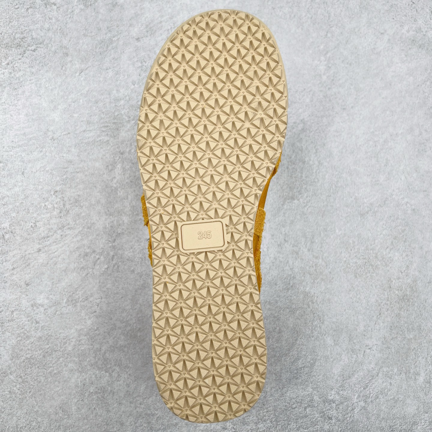 图片[9]-GG-CC阿甘德训鞋2.0系列复古风芭蕾舞鞋GGCC薄底百搭休闲运动鞋系列 广东大厂品质 25ss春季新款 全手工拉帮工艺成型 反绒牛皮革拼接头层皮饰片鞋面材质 鞋身原装高密度防刮尼龙面料,极好柔软效果 双春日踏青舒适度和少女感 德训鞋界的白月光🌙 长时间走路和站立都不累脚 不管怎么搭配都好看 尺码：35 36 37 38 39 40-选品中心