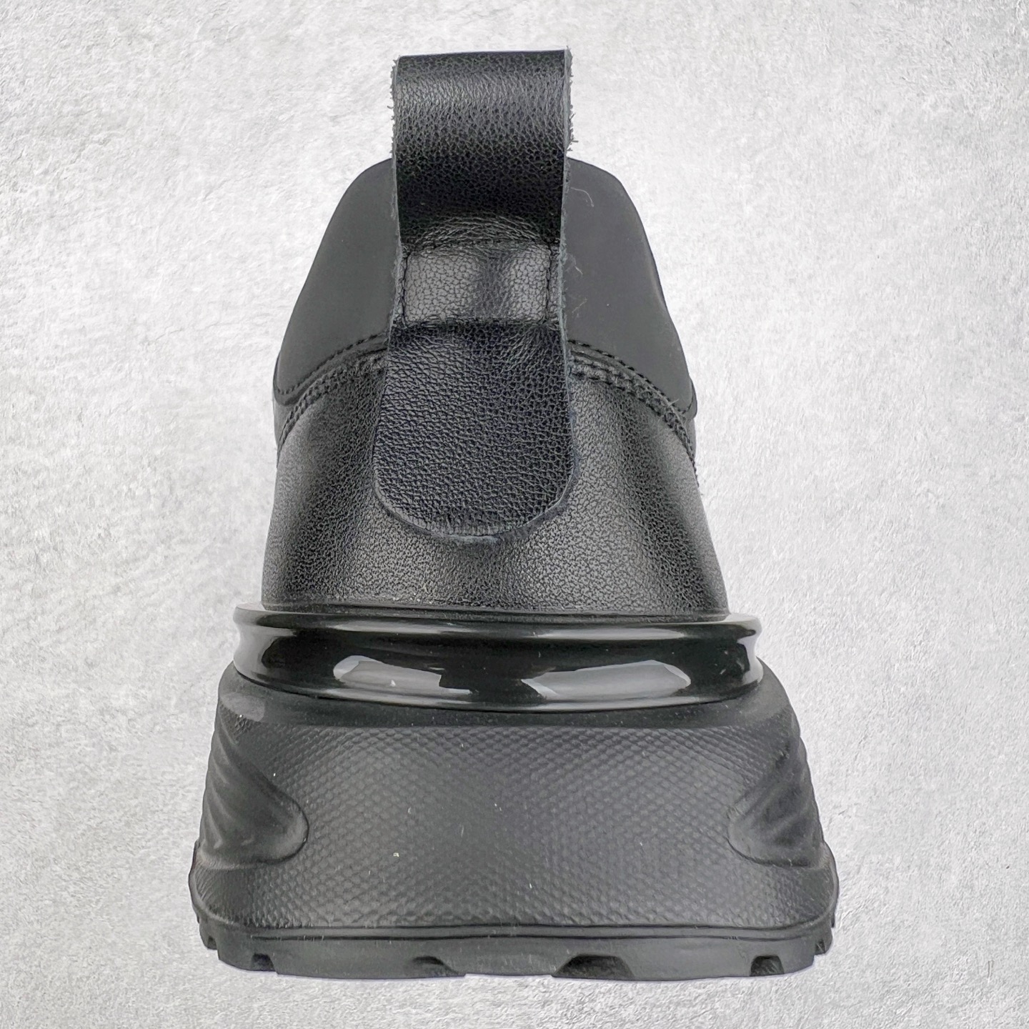 图片[8]-PRADA普拉达 厚底徽标系带运动休闲男鞋系列 #广东大厂品质 专柜同步 大气个性更潮更抢眼更追求档次，它将颠覆旧念，与您共度时尚潮人必备! 面料采用原版进口小牛皮 牛皮内里垫脚 橡胶发泡大底 轻便防滑耐磨 脚感舒适 款式耐看做工精细 配以简洁利落的鞋楦 彰显男人的果敢和硬朗 尺码：39-44（皮鞋码）-选品中心