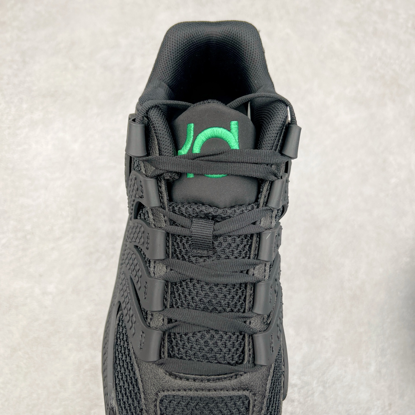 图片[5]-NK KD18 EP 杜兰特十八代签名实战篮球鞋 KD 18 的设计是致敬1997年诞生的 Air Terra Humara 鞋面标志性的设计。整体的设计语言和上一代基本类似，毕竟耐克在面对老将战靴的迭代更新方面，似乎也不会太大刀阔斧去变。鞋面的帆布材料包裹鞋跟和鞋领，增强了球鞋的耐用性和质感，此外，球鞋的中足覆盖层由纹理 TPU 和橡胶混合而成。科技配置方面，KD 18包括了前掌 Zoom Air 气垫，Cushlon 泡沫提供轻便舒适感。尺码：40 40.5 41 42 42.5 43 44 44.5 45 46-选品中心