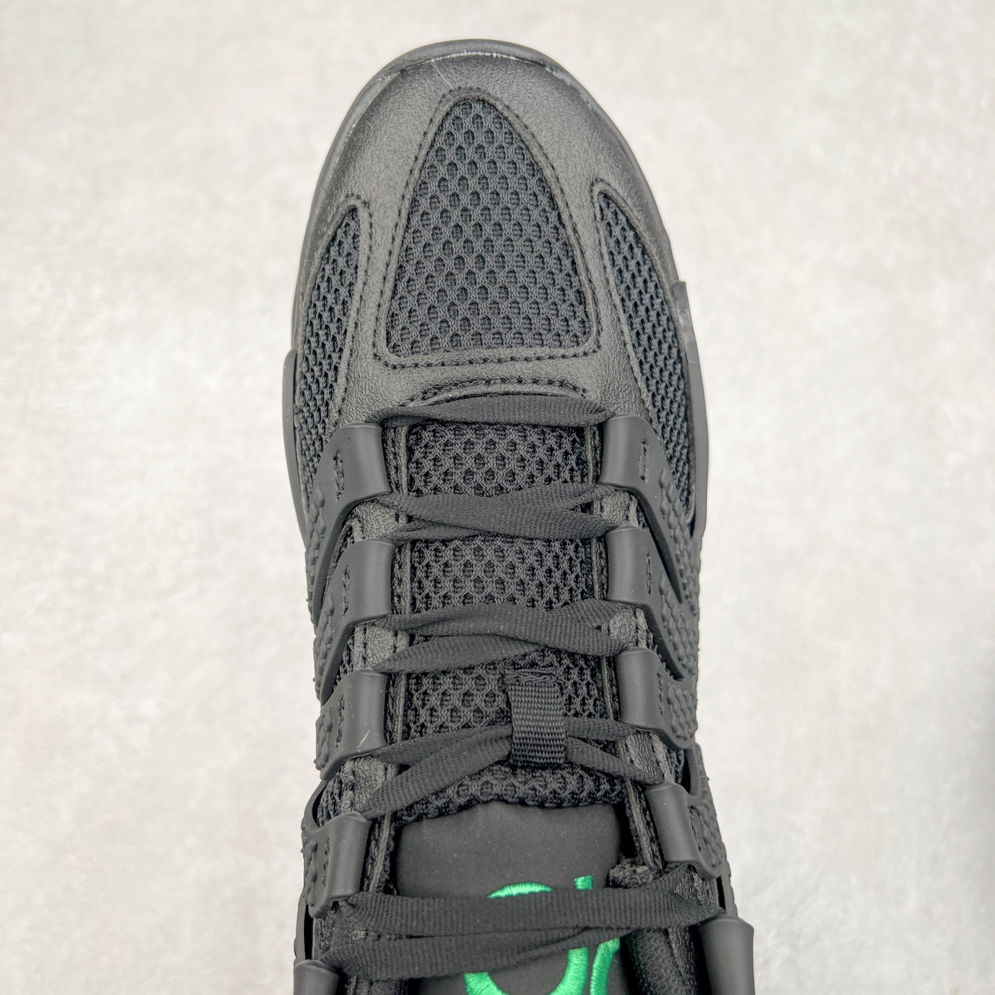 图片[4]-NK KD18 EP 杜兰特十八代签名实战篮球鞋 KD 18 的设计是致敬1997年诞生的 Air Terra Humara 鞋面标志性的设计。整体的设计语言和上一代基本类似，毕竟耐克在面对老将战靴的迭代更新方面，似乎也不会太大刀阔斧去变。鞋面的帆布材料包裹鞋跟和鞋领，增强了球鞋的耐用性和质感，此外，球鞋的中足覆盖层由纹理 TPU 和橡胶混合而成。科技配置方面，KD 18包括了前掌 Zoom Air 气垫，Cushlon 泡沫提供轻便舒适感。尺码：40 40.5 41 42 42.5 43 44 44.5 45 46-选品中心