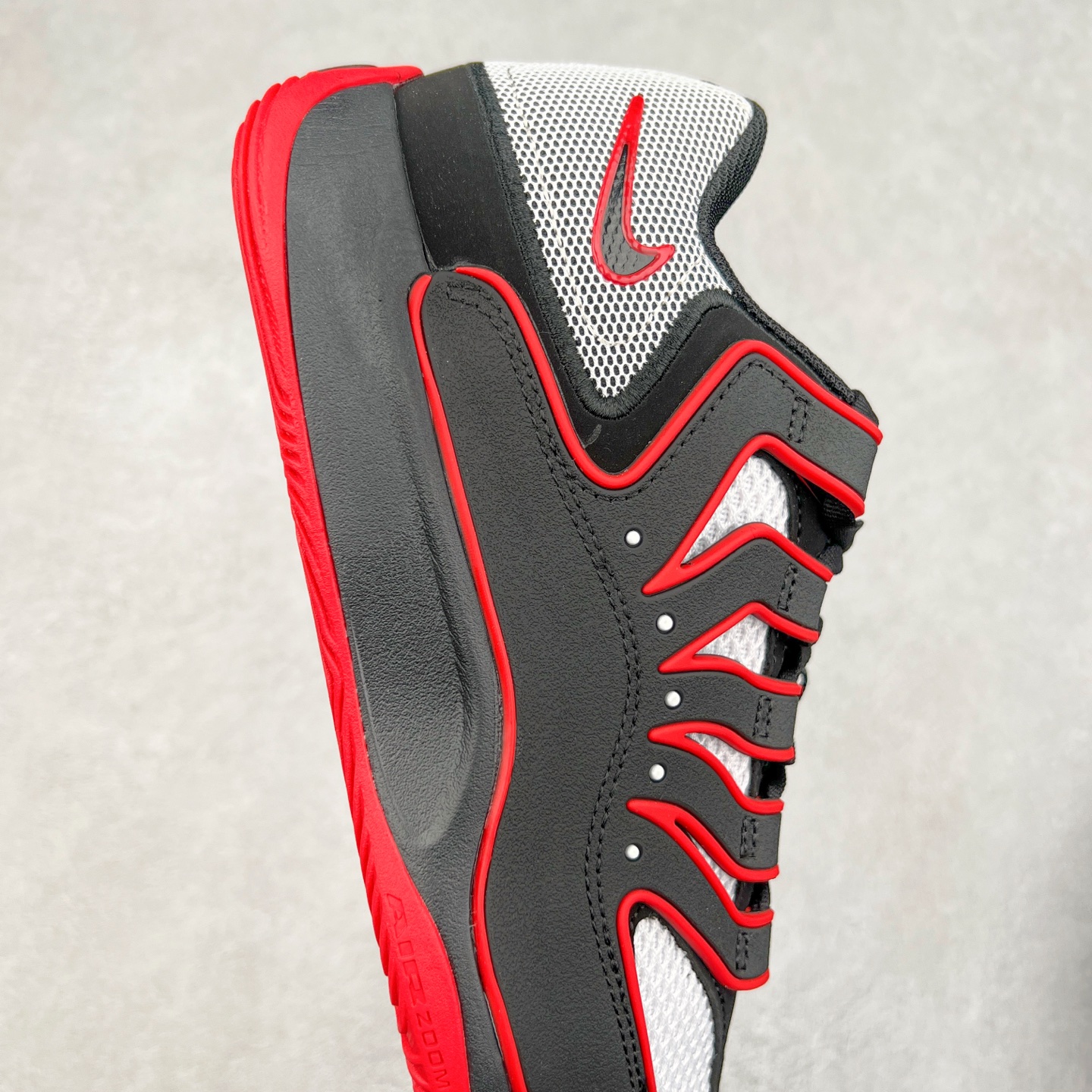 图片[6]-NK KD18 EP 杜兰特十八代签名实战篮球鞋 KD 18 的设计是致敬1997年诞生的 Air Terra Humara 鞋面标志性的设计。整体的设计语言和上一代基本类似，毕竟耐克在面对老将战靴的迭代更新方面，似乎也不会太大刀阔斧去变。鞋面的帆布材料包裹鞋跟和鞋领，增强了球鞋的耐用性和质感，此外，球鞋的中足覆盖层由纹理 TPU 和橡胶混合而成。科技配置方面，KD 18包括了前掌 Zoom Air 气垫，Cushlon 泡沫提供轻便舒适感。尺码：40 40.5 41 42 42.5 43 44 44.5 45 46-选品中心