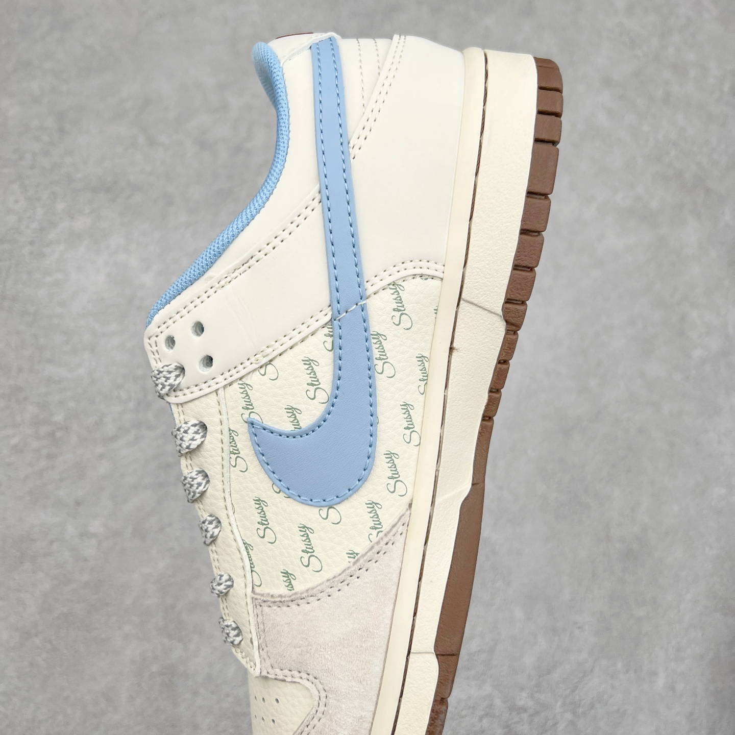 图片[7]-NK Dunk Low 定制配色 ZH2598-248 大厂出品 极力推荐 原装头层材料 独家版型蒸餾加工帶來的是更好的视觉和脚感体验大厂纯原品质出货 清洁度 电绣工艺 皮料切割干净无任何毛边 细节完美 实拍调校N版已经零色差零失真 百分百还原实物色彩所见即所得 不存在货不对板色差等低级问题 选购参考实物拍摄 不混卖不参货 只用心做好货严格选品 承诺混一赔十 尺码：36 36.5 37.5 38 38.5 39 40 40.5 41 42 42.5 43 44 44.5 45-选品中心