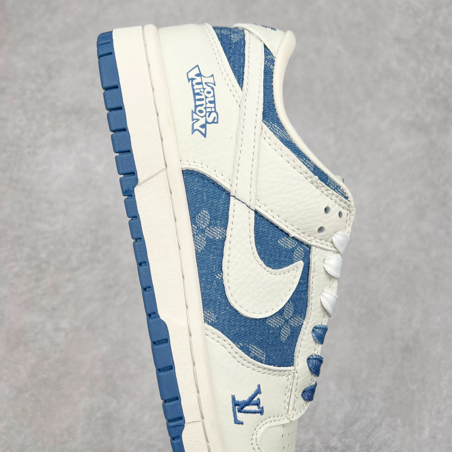 图片[6]-NK Dunk Low 定制配色 JH8310-954 大厂出品 极力推荐 原装头层材料 独家版型蒸餾加工帶來的是更好的视觉和脚感体验大厂纯原品质出货 清洁度 电绣工艺 皮料切割干净无任何毛边 细节完美 实拍调校N版已经零色差零失真 百分百还原实物色彩所见即所得 不存在货不对板色差等低级问题 选购参考实物拍摄 不混卖不参货 只用心做好货严格选品 承诺混一赔十 尺码：36 36.5 37.5 38 38.5 39 40 40.5 41 42 42.5 43 44 44.5 45-选品中心