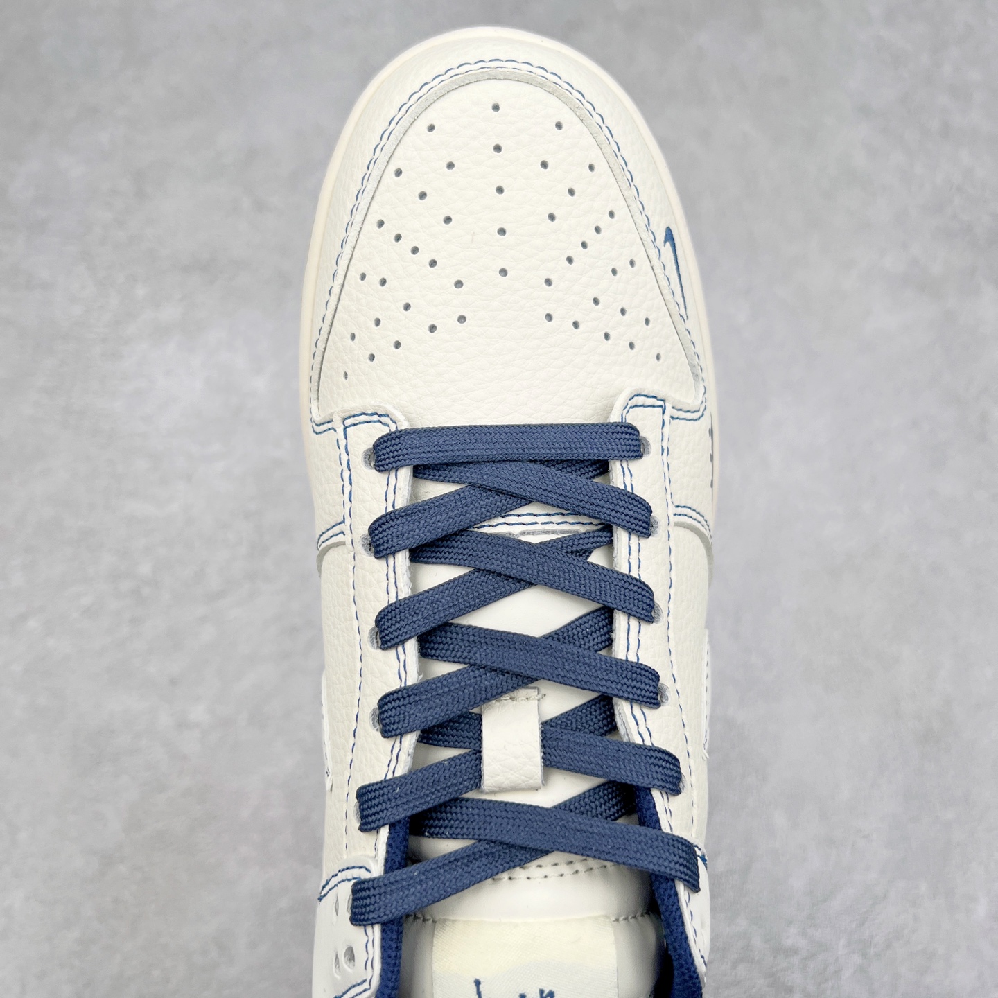 图片[4]-NK Dunk Low 定制配色 JJ2508-559 大厂出品 极力推荐 原装头层材料 独家版型蒸餾加工帶來的是更好的视觉和脚感体验大厂纯原品质出货 清洁度 电绣工艺 皮料切割干净无任何毛边 细节完美 实拍调校N版已经零色差零失真 百分百还原实物色彩所见即所得 不存在货不对板色差等低级问题 选购参考实物拍摄 不混卖不参货 只用心做好货严格选品 承诺混一赔十 尺码：36 36.5 37.5 38 38.5 39 40 40.5 41 42 42.5 43 44 44.5 45-选品中心