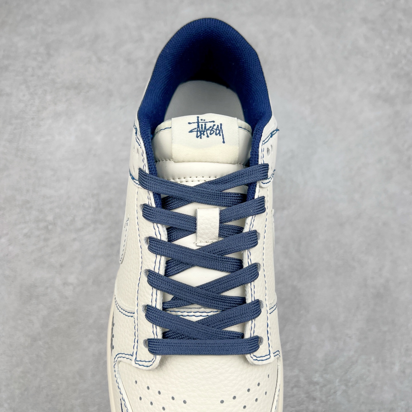 图片[5]-NK Dunk Low 定制配色 JJ2508-559 大厂出品 极力推荐 原装头层材料 独家版型蒸餾加工帶來的是更好的视觉和脚感体验大厂纯原品质出货 清洁度 电绣工艺 皮料切割干净无任何毛边 细节完美 实拍调校N版已经零色差零失真 百分百还原实物色彩所见即所得 不存在货不对板色差等低级问题 选购参考实物拍摄 不混卖不参货 只用心做好货严格选品 承诺混一赔十 尺码：36 36.5 37.5 38 38.5 39 40 40.5 41 42 42.5 43 44 44.5 45-选品中心