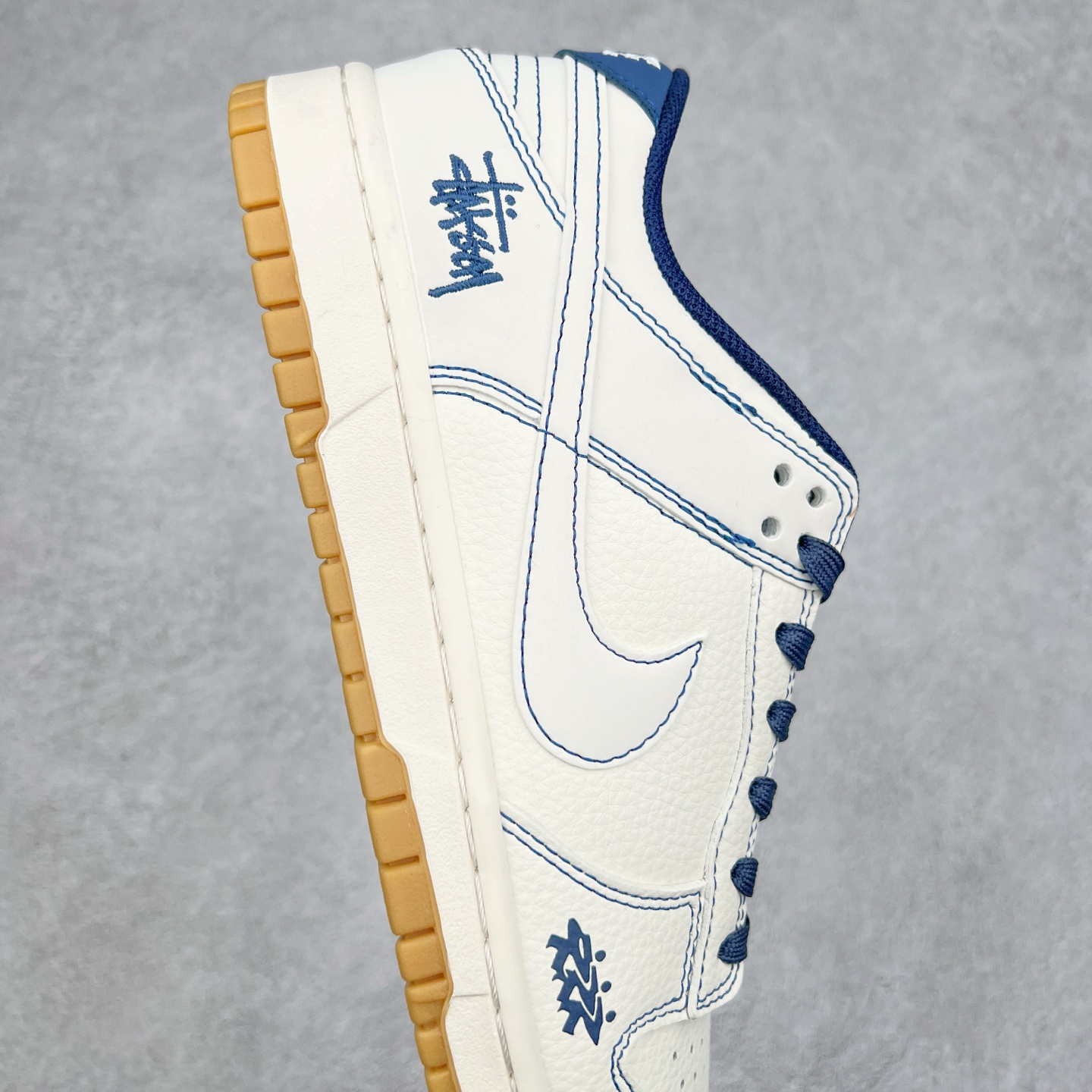 图片[6]-NK Dunk Low 定制配色 JJ2508-559 大厂出品 极力推荐 原装头层材料 独家版型蒸餾加工帶來的是更好的视觉和脚感体验大厂纯原品质出货 清洁度 电绣工艺 皮料切割干净无任何毛边 细节完美 实拍调校N版已经零色差零失真 百分百还原实物色彩所见即所得 不存在货不对板色差等低级问题 选购参考实物拍摄 不混卖不参货 只用心做好货严格选品 承诺混一赔十 尺码：36 36.5 37.5 38 38.5 39 40 40.5 41 42 42.5 43 44 44.5 45-选品中心