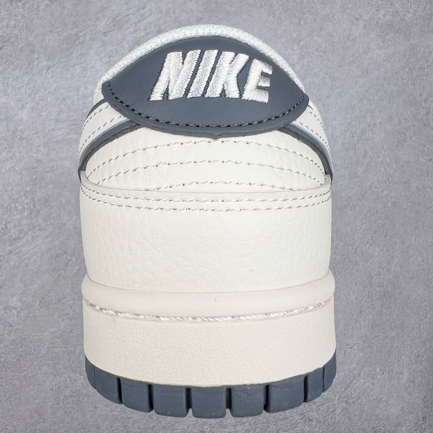 图片[8]-NK Dunk Low 定制配色 YX5066-258 大厂出品 极力推荐 原装头层材料 独家版型蒸餾加工帶來的是更好的视觉和脚感体验大厂纯原品质出货 清洁度 电绣工艺 皮料切割干净无任何毛边 细节完美 实拍调校N版已经零色差零失真 百分百还原实物色彩所见即所得 不存在货不对板色差等低级问题 选购参考实物拍摄 不混卖不参货 只用心做好货严格选品 承诺混一赔十 尺码：36 36.5 37.5 38 38.5 39 40 40.5 41 42 42.5 43 44 44.5 45-选品中心