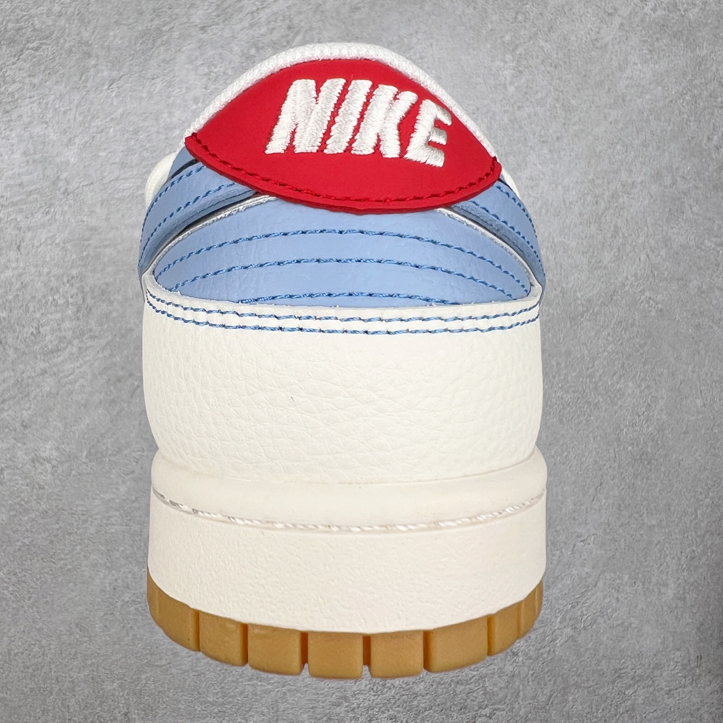 图片[8]-NK Dunk Low 定制配色 FC1688-216 大厂出品 极力推荐 原装头层材料 独家版型蒸餾加工帶來的是更好的视觉和脚感体验大厂纯原品质出货 清洁度 电绣工艺 皮料切割干净无任何毛边 细节完美 实拍调校N版已经零色差零失真 百分百还原实物色彩所见即所得 不存在货不对板色差等低级问题 选购参考实物拍摄 不混卖不参货 只用心做好货严格选品 承诺混一赔十 尺码：36 36.5 37.5 38 38.5 39 40 40.5 41 42 42.5 43 44 44.5 45-选品中心