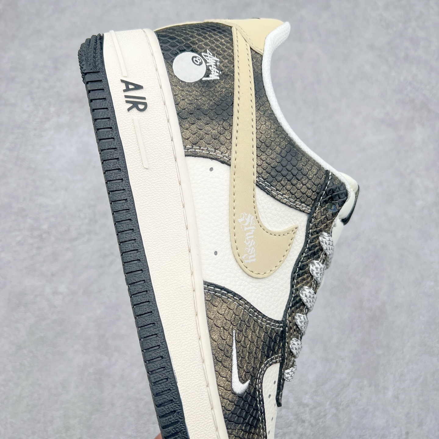 图片[6]-NK Air Force 1´07 Low 空军一号低帮百搭休闲运动板鞋 XS1958-556 柔软、弹性十足的缓震性能和出色的中底设计 横跨复古与现代的外型结合 造就出风靡全球 三十多年的Force 1 直到今天还深受青睐 实拍调校N版已经零色差零失真 百分百还原实物色彩所见即所得 不存在货不对板色差等低级问题 选购参考实物拍摄 不混卖不参货 只用心做好货严格选品 承诺混一赔十 尺码：36 36.5 37.5 38 38.5 39 40 40.5 41 42 42.5 43 44 44.5 45-选品中心