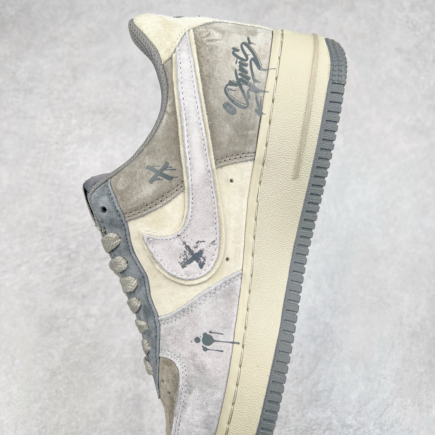 图片[7]-NK Air Force 1´07 Low 空军一号低帮百搭休闲运动板鞋 YD2425-660 柔软、弹性十足的缓震性能和出色的中底设计 横跨复古与现代的外型结合 造就出风靡全球 三十多年的Force 1 直到今天还深受青睐 实拍调校N版已经零色差零失真 百分百还原实物色彩所见即所得 不存在货不对板色差等低级问题 选购参考实物拍摄 不混卖不参货 只用心做好货严格选品 承诺混一赔十 尺码：36 36.5 37.5 38 38.5 39 40 40.5 41 42 42.5 43 44 44.5 45-选品中心