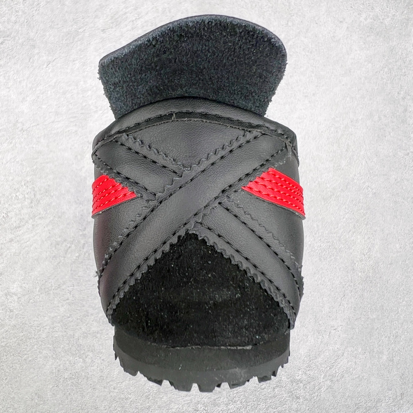 图片[8]-＃C版 Asics Onitsuka Tiger MEXICO 66 亚瑟士鬼冢虎复古经典板鞋 市场王者选手 海外订单工厂出品 长期生产补货永不断码 超成熟稳定的做工品控 原装全套纸板楦头开发 原汁原味 完美呈现版型 私模正确鞋底咬花纹路 一比一鞋头弧度高度鞋身弧度 绝不口嗨 细节品控鞋型随意秒杀市面 原档咬花纹路私模大底 一个单元有六个三角形 总体形拼接呈现花瓣状 官方四联吊牌 原装Ortholite轻量化鞋垫 原盒原配 质保卡 说明书 钢印防尘纸 纸板中底带钢印 乳胶组合鞋垫 支持全方位的对比专柜 产品从款式颜色造型上体现出追求舒适和细节的完美 鞋类更是推崇手工制作的严谨与完美 融舒适性与可穿性的设计风格 注重细节的完美和别致魅力 既保持稳重 又不失轻松的时尚感 尺码：36 37 37.5 38 39 39.5 40 40.5 41.5 42 42.5 43.5 44 45-选品中心