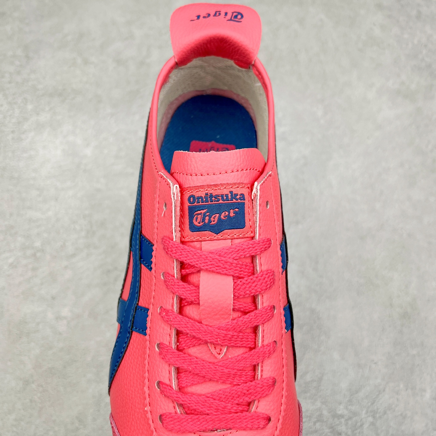 图片[5]-＃C版 Asics Onitsuka Tiger MEXICO 66 亚瑟士鬼冢虎复古经典板鞋 市场王者选手 海外订单工厂出品 长期生产补货永不断码 超成熟稳定的做工品控 原装全套纸板楦头开发 原汁原味 完美呈现版型 私模正确鞋底咬花纹路 一比一鞋头弧度高度鞋身弧度 绝不口嗨 细节品控鞋型随意秒杀市面 原档咬花纹路私模大底 一个单元有六个三角形 总体形拼接呈现花瓣状 官方四联吊牌 原装Ortholite轻量化鞋垫 原盒原配 质保卡 说明书 钢印防尘纸 纸板中底带钢印 乳胶组合鞋垫 支持全方位的对比专柜 产品从款式颜色造型上体现出追求舒适和细节的完美 鞋类更是推崇手工制作的严谨与完美 融舒适性与可穿性的设计风格 注重细节的完美和别致魅力 既保持稳重 又不失轻松的时尚感 尺码：36 37 37.5 38 39 39.5 40 40.5 41.5 42 42.5 43.5 44 45-选品中心