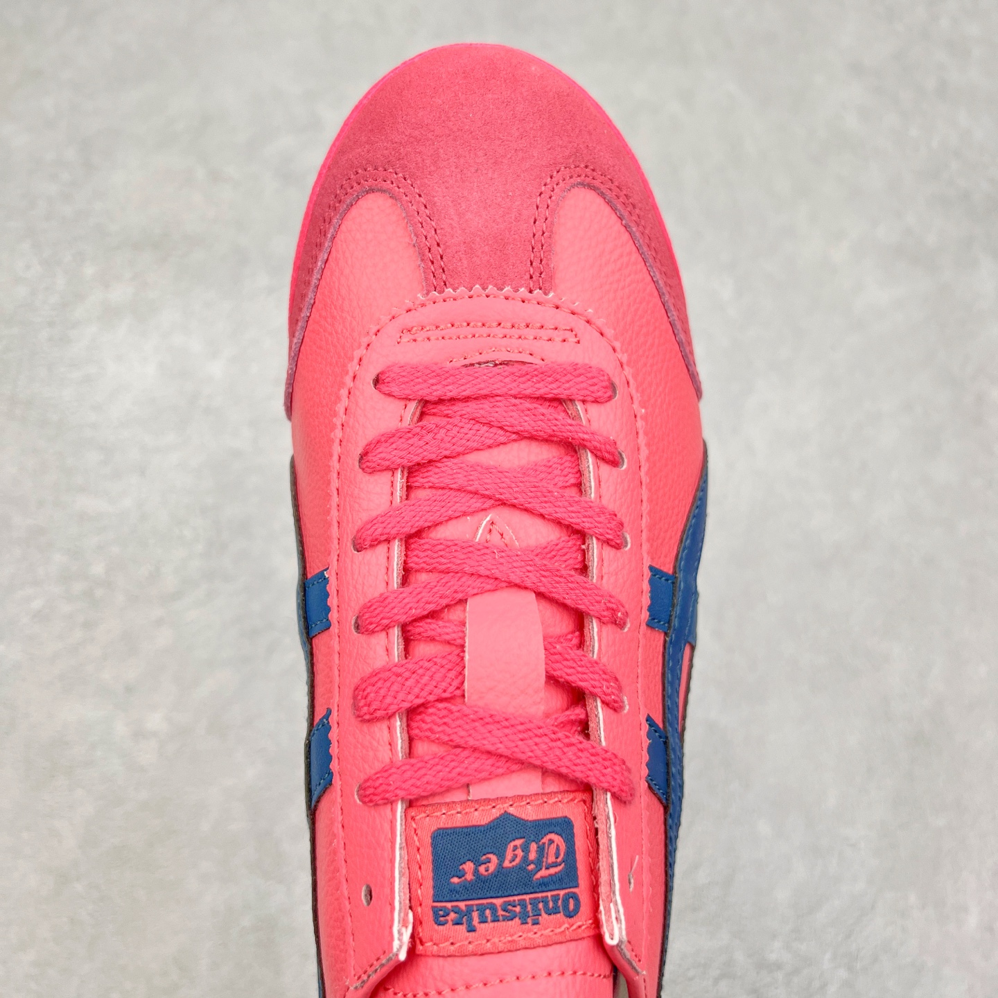 图片[4]-＃C版 Asics Onitsuka Tiger MEXICO 66 亚瑟士鬼冢虎复古经典板鞋 市场王者选手 海外订单工厂出品 长期生产补货永不断码 超成熟稳定的做工品控 原装全套纸板楦头开发 原汁原味 完美呈现版型 私模正确鞋底咬花纹路 一比一鞋头弧度高度鞋身弧度 绝不口嗨 细节品控鞋型随意秒杀市面 原档咬花纹路私模大底 一个单元有六个三角形 总体形拼接呈现花瓣状 官方四联吊牌 原装Ortholite轻量化鞋垫 原盒原配 质保卡 说明书 钢印防尘纸 纸板中底带钢印 乳胶组合鞋垫 支持全方位的对比专柜 产品从款式颜色造型上体现出追求舒适和细节的完美 鞋类更是推崇手工制作的严谨与完美 融舒适性与可穿性的设计风格 注重细节的完美和别致魅力 既保持稳重 又不失轻松的时尚感 尺码：36 37 37.5 38 39 39.5 40 40.5 41.5 42 42.5 43.5 44 45-选品中心