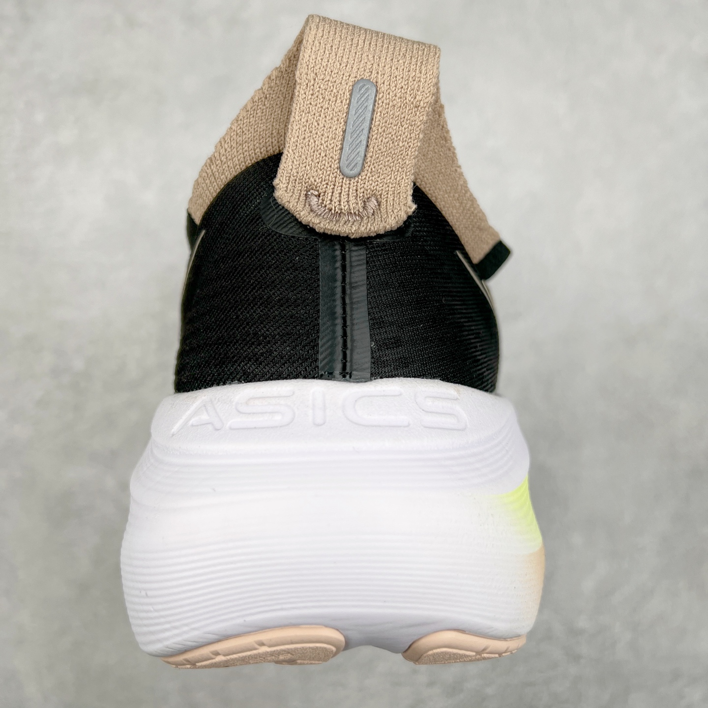 图片[8]-Asics GEL-Nimbus 27 亚瑟士缓震跑鞋 近年复古风潮的势头很旺 ASICS一直坚信保持身体的健康与活力是打造健康快乐的生活方式的最佳途径 ASICS为复古鞋型注入新设计 为玩家的街头穿搭提供了更多可能 GEL-NIMBUSTM9运动鞋最初是为中立和仰卧跑步者设计的长距离训练器 采用原始材料和关键细节重新设计 其Y2K时代的工业外观也被大胆的对比和色块所抵消 尺码：36 36.5 37.5 38 38.5 39 40 40.5 41.5 42 42.5 43.5 44 44.5 45-选品中心