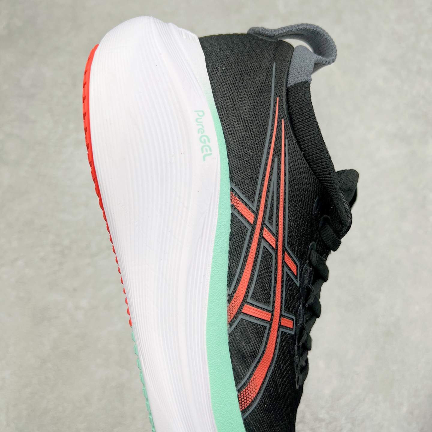 图片[6]-Asics GEL-Nimbus 27 亚瑟士缓震跑鞋 近年复古风潮的势头很旺 ASICS一直坚信保持身体的健康与活力是打造健康快乐的生活方式的最佳途径 ASICS为复古鞋型注入新设计 为玩家的街头穿搭提供了更多可能 GEL-NIMBUSTM9运动鞋最初是为中立和仰卧跑步者设计的长距离训练器 采用原始材料和关键细节重新设计 其Y2K时代的工业外观也被大胆的对比和色块所抵消 尺码：36 36.5 37.5 38 38.5 39 40 40.5 41.5 42 42.5 43.5 44 44.5 45-选品中心